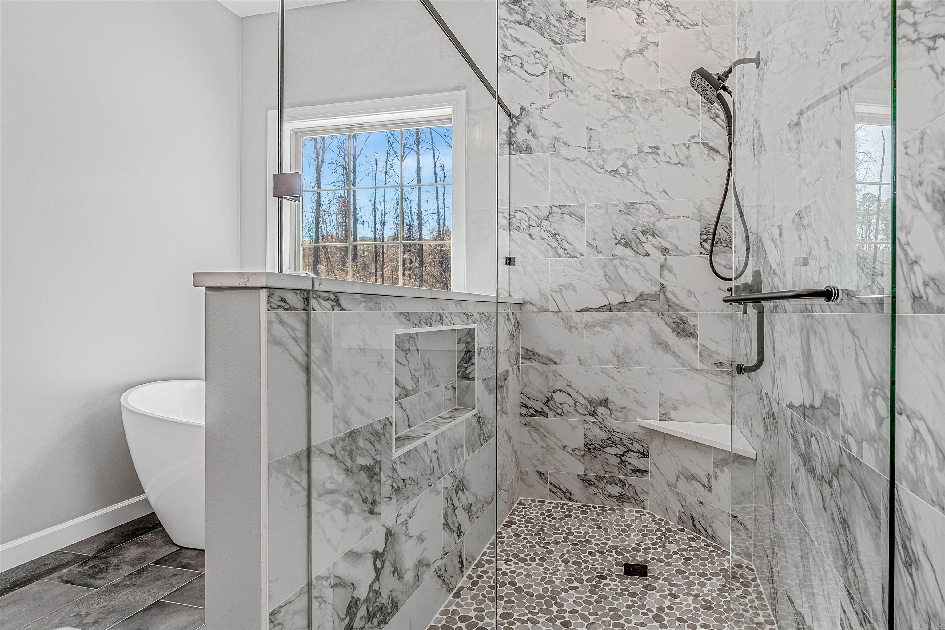 SIENNA LAKE - Residential