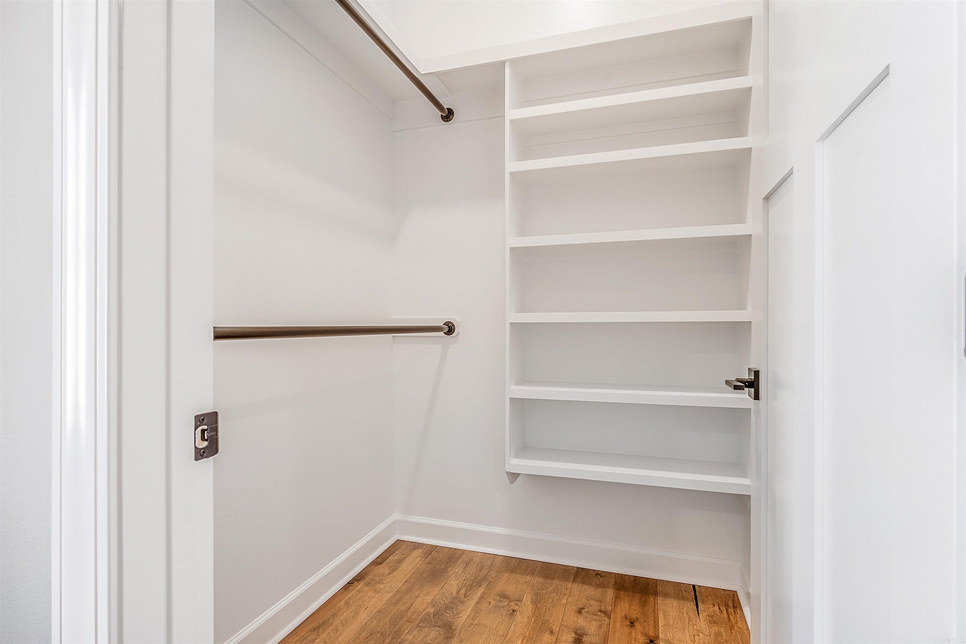 SIENNA LAKE - Residential