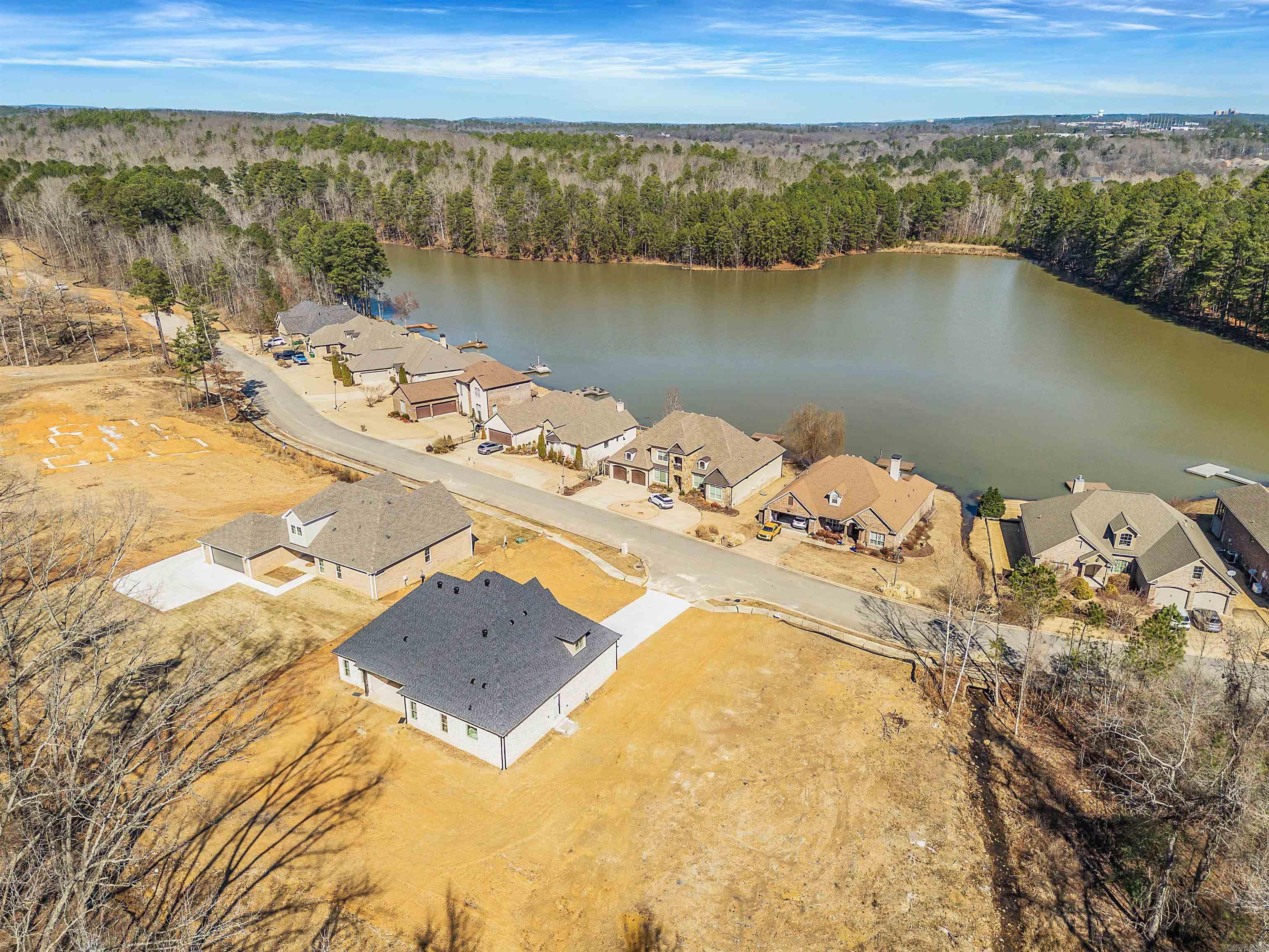 SIENNA LAKE - Residential