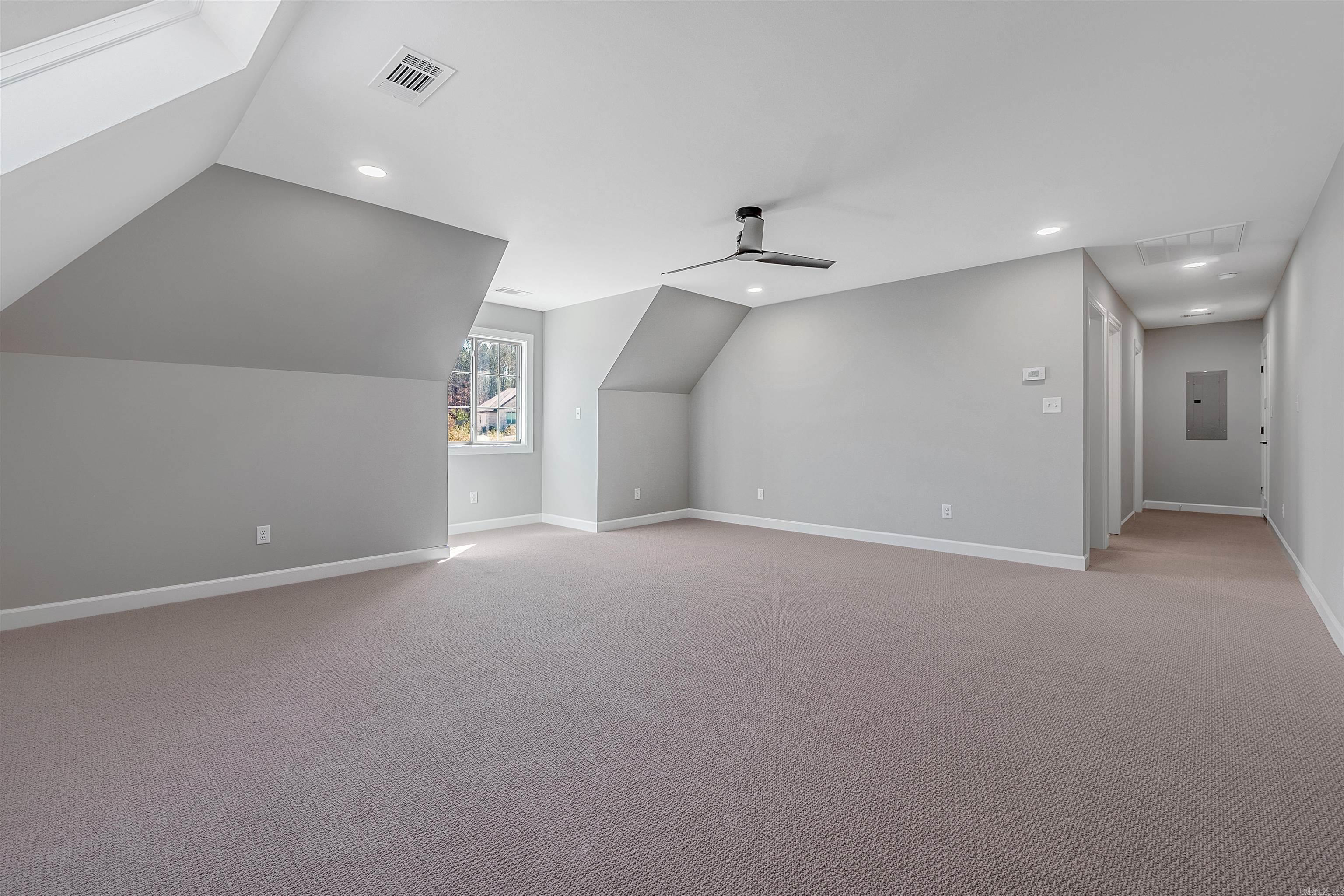 SIENNA LAKE - Residential