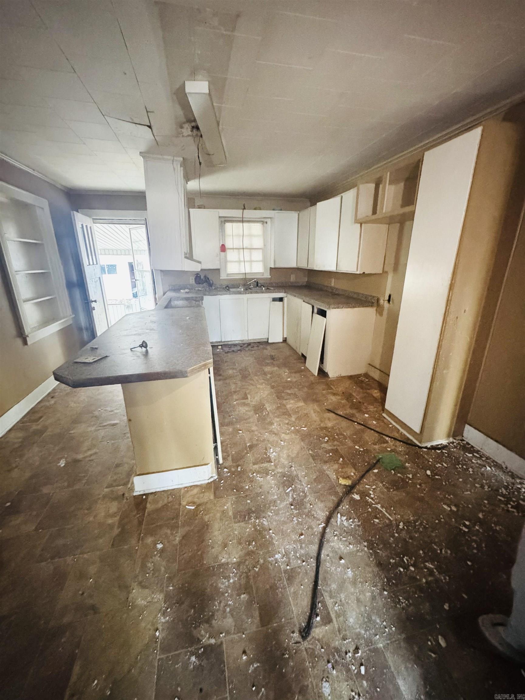 LONGINO & GOODE - Residential