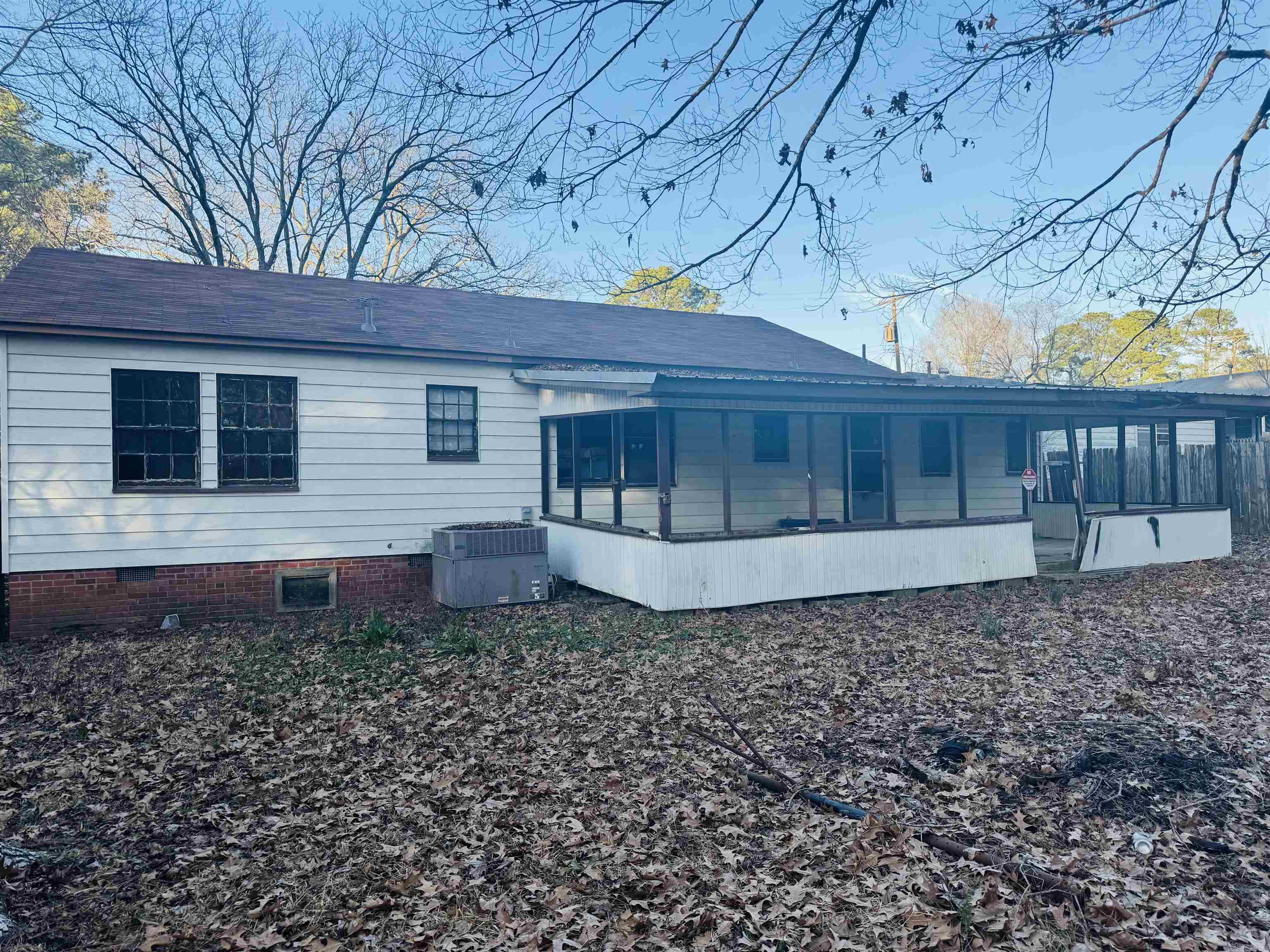 LONGINO & GOODE - Residential