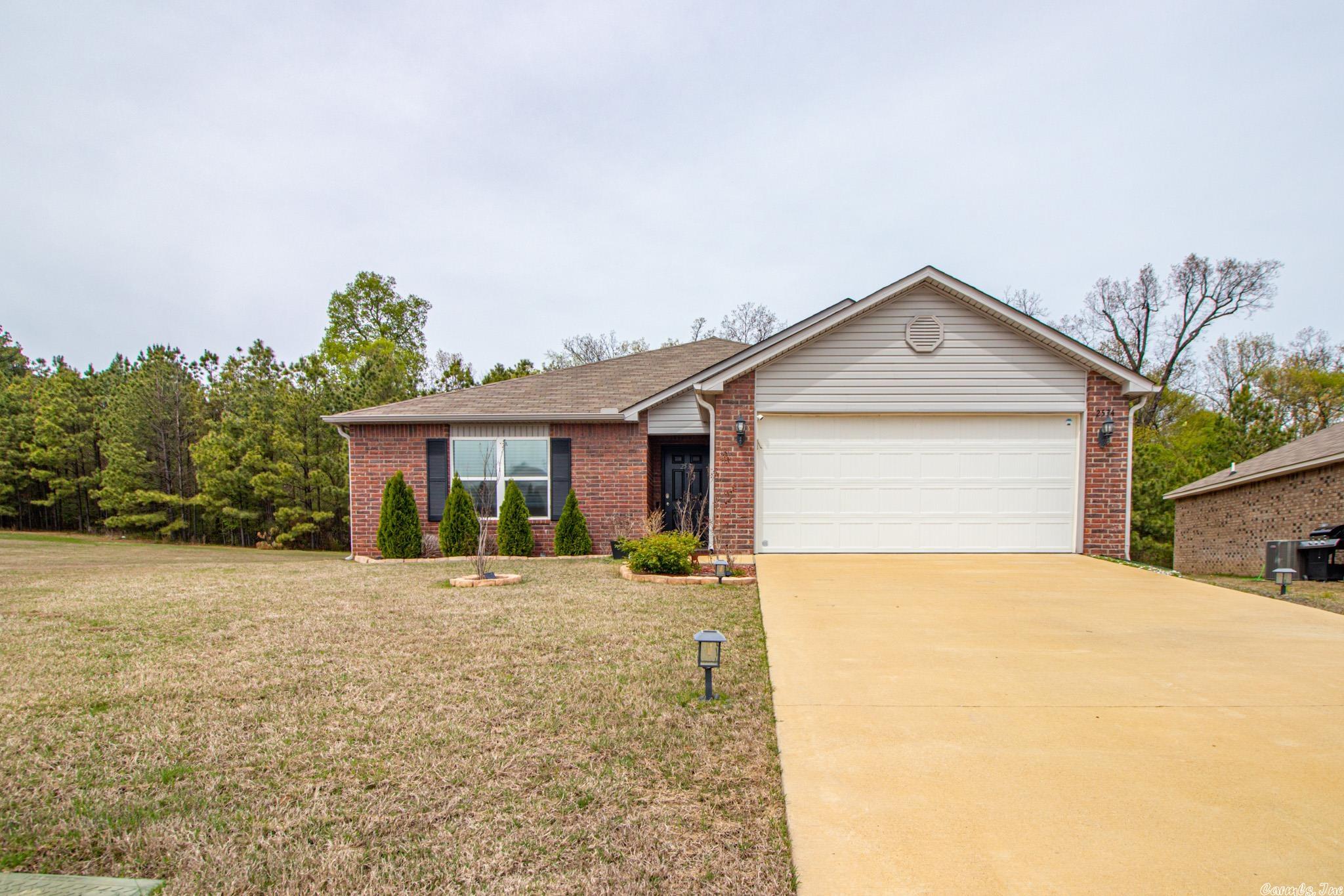 JUDE'S CROSSING - Residential