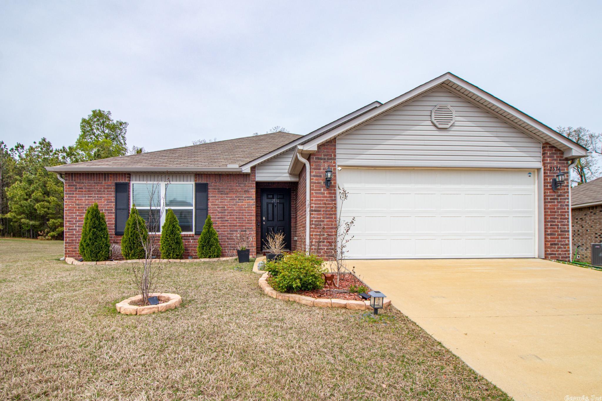 JUDE'S CROSSING - Residential