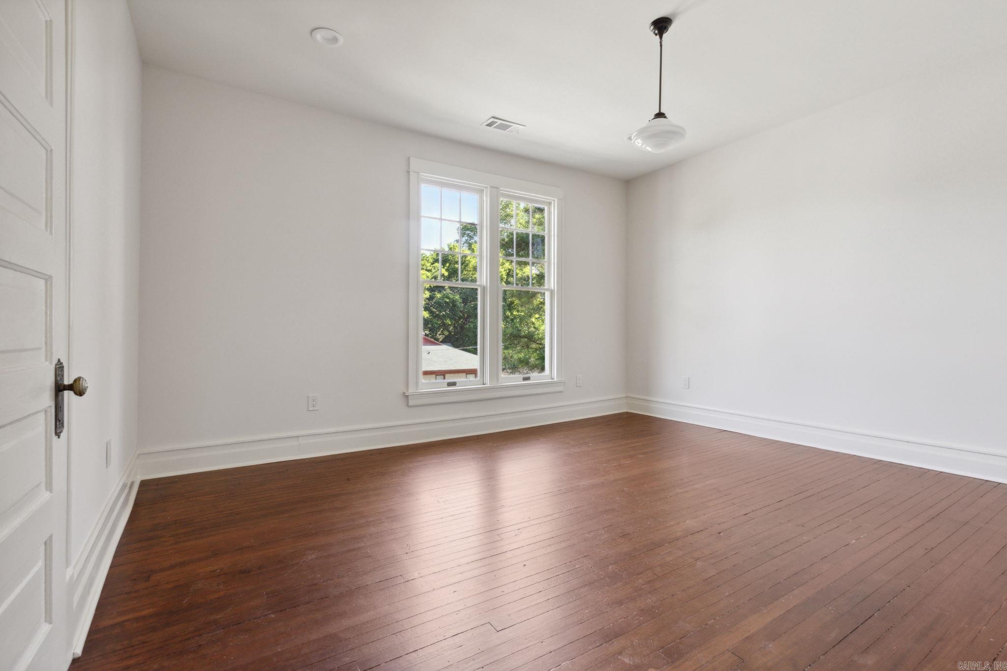 OAK TERRACE - Residential