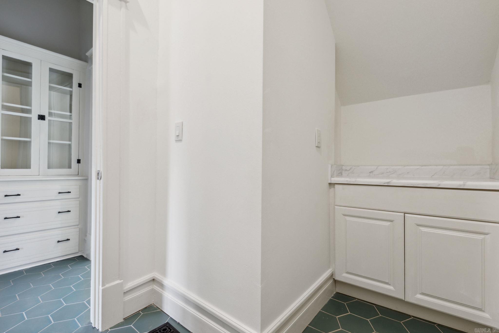 OAK TERRACE - Residential