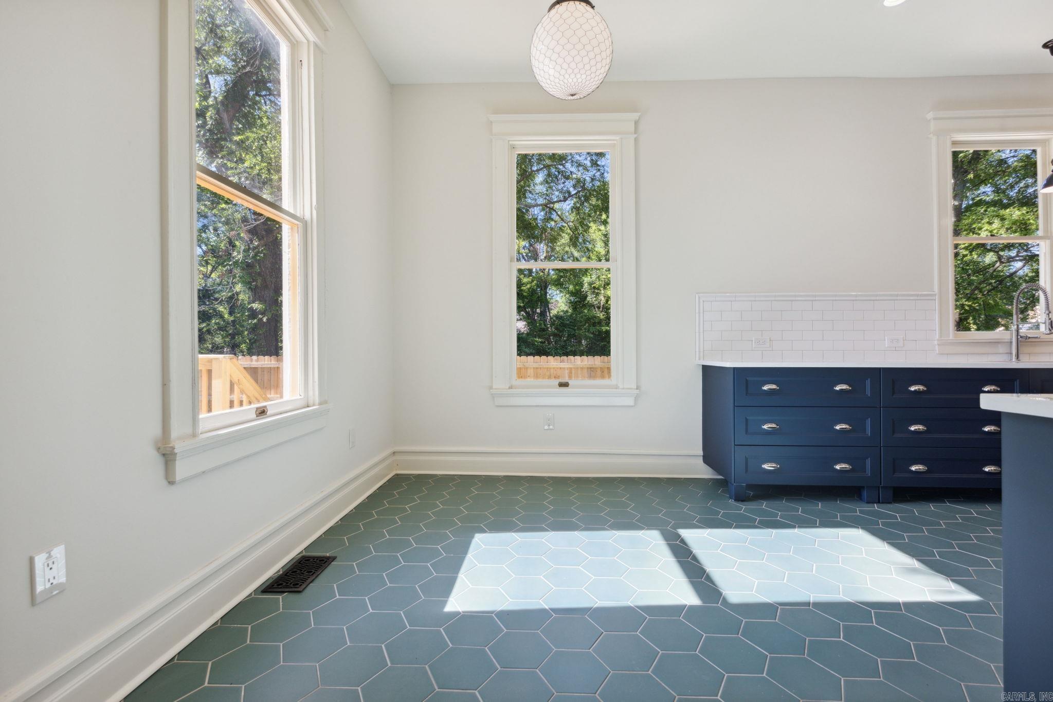 OAK TERRACE - Residential