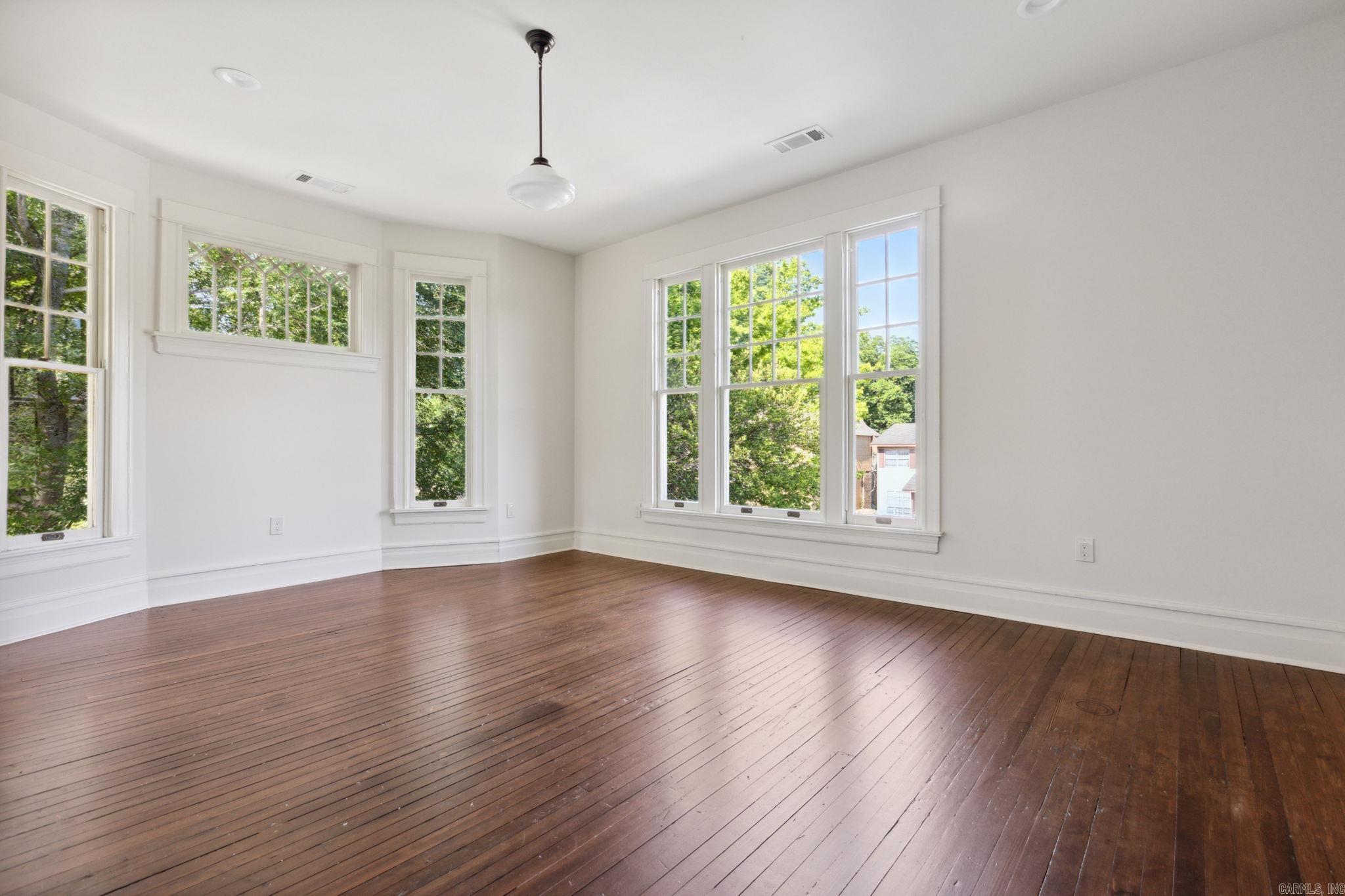 OAK TERRACE - Residential