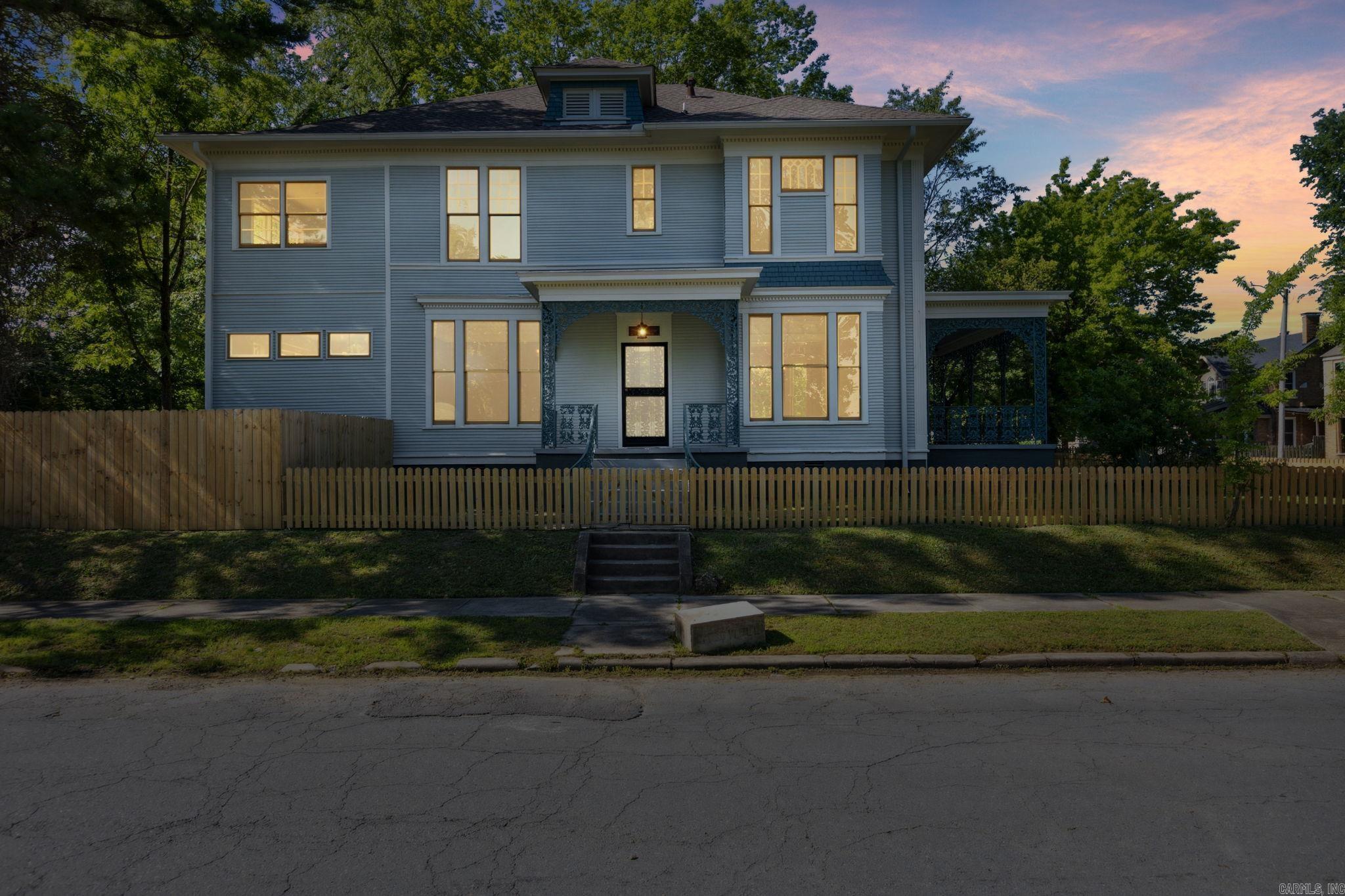 OAK TERRACE - Residential