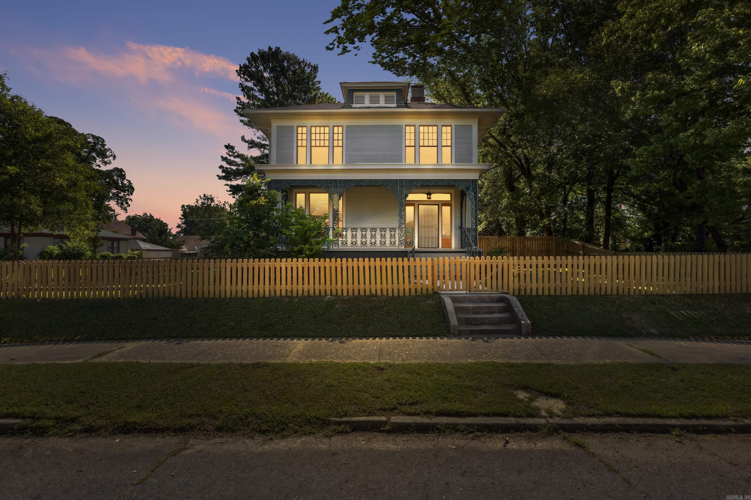 OAK TERRACE - Residential