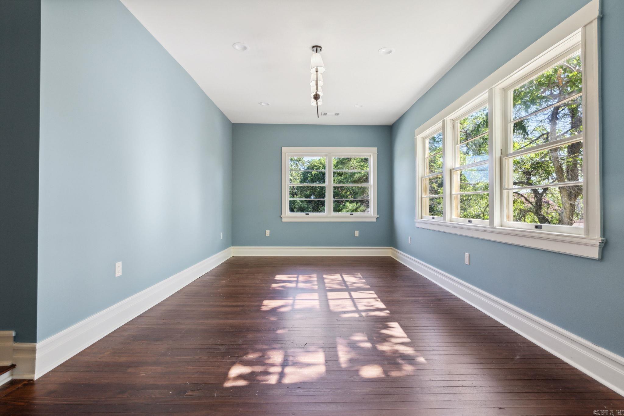 OAK TERRACE - Residential