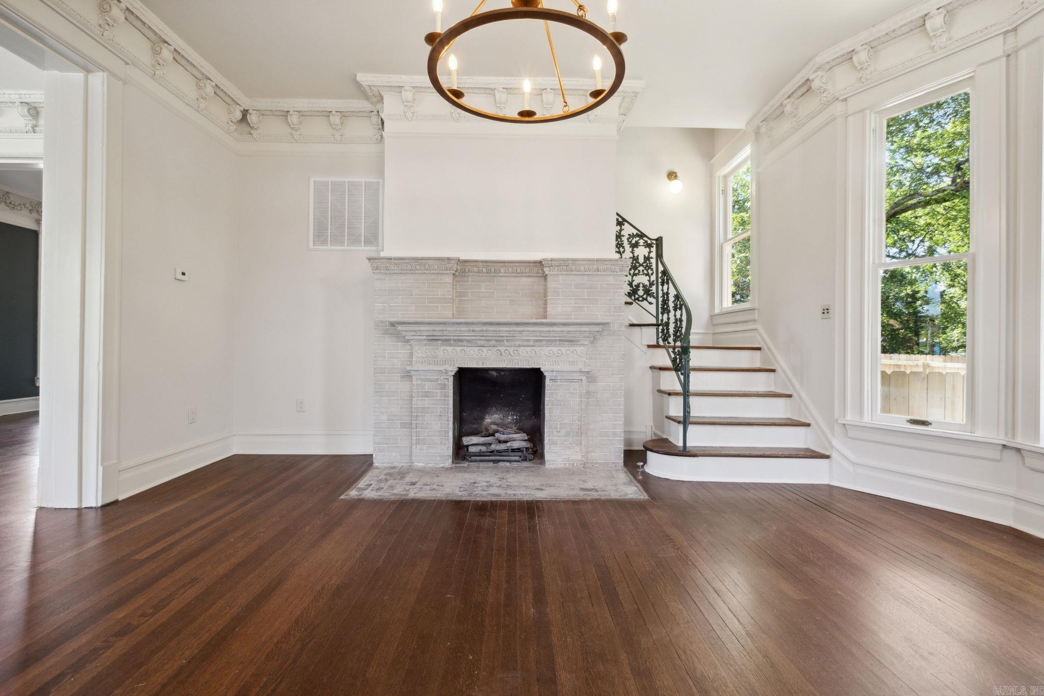 OAK TERRACE - Residential