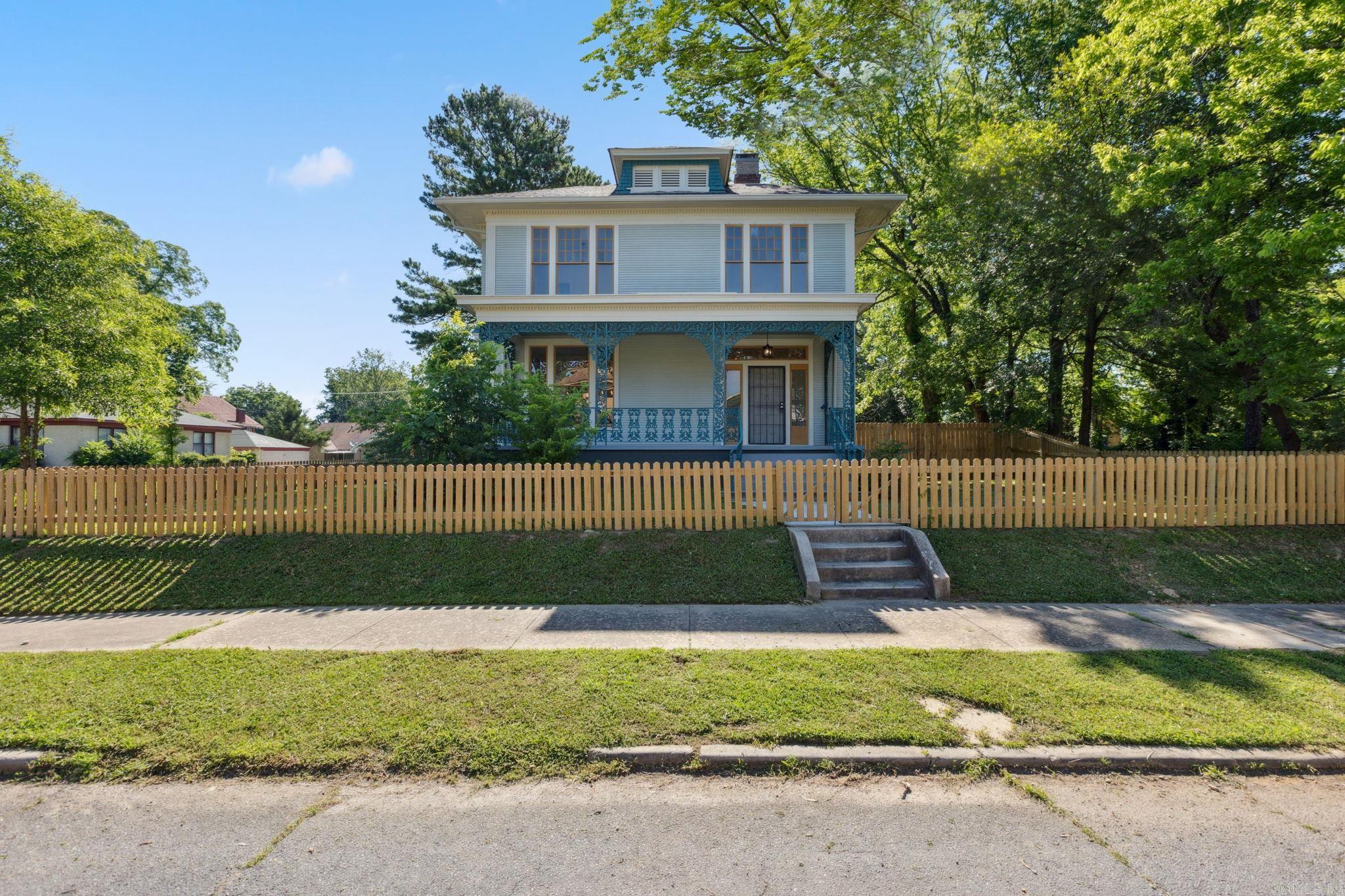 OAK TERRACE - Residential