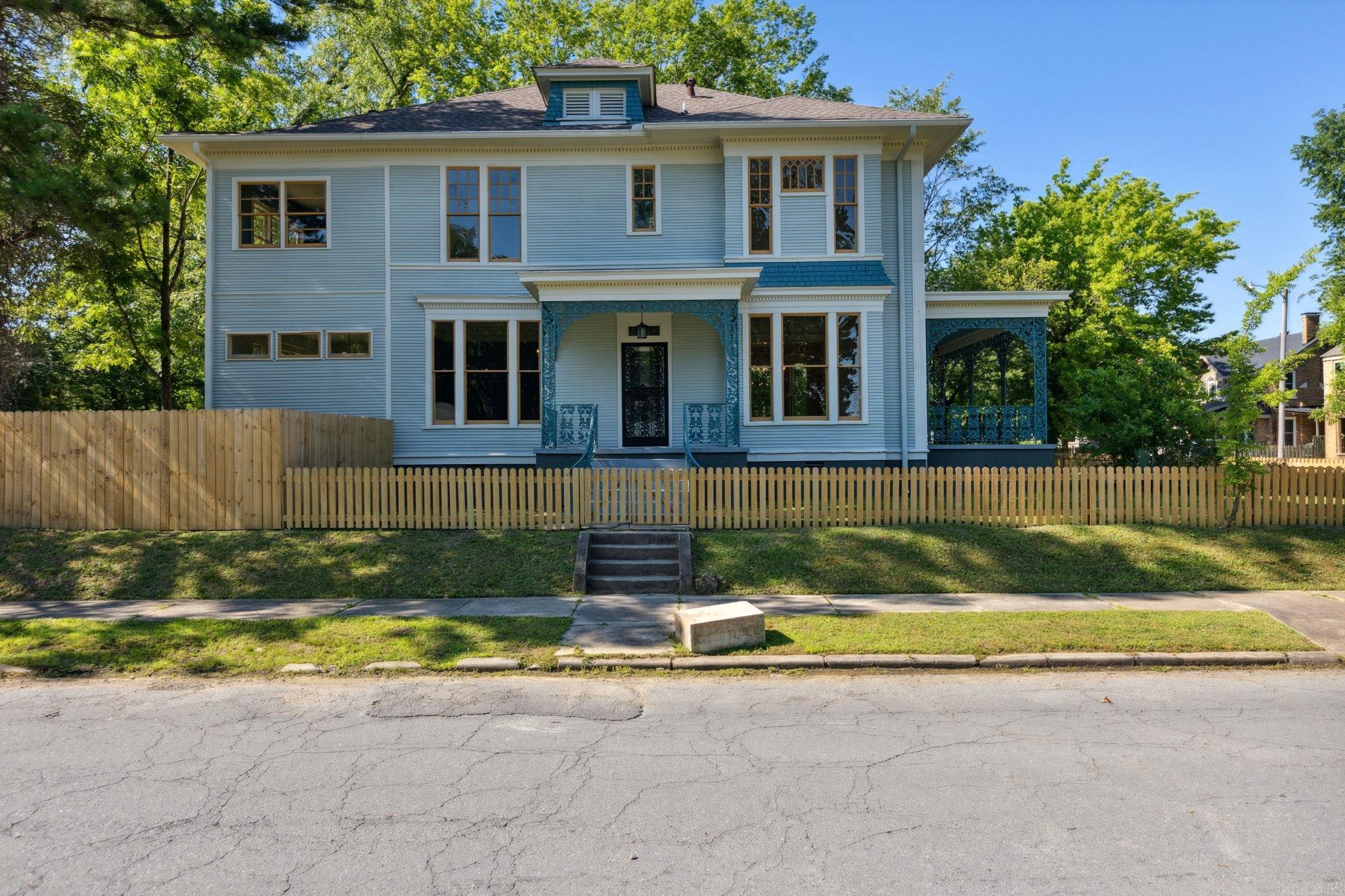 OAK TERRACE - Residential