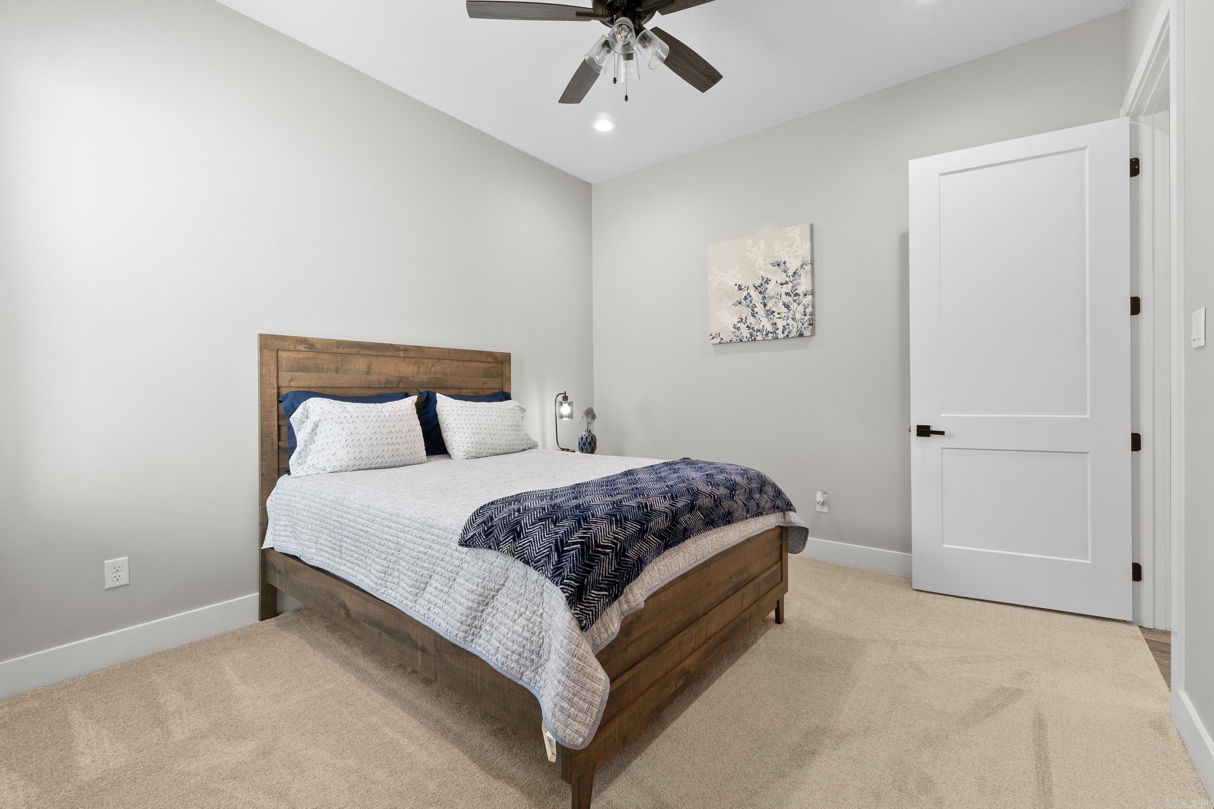 HURRICANE LAKE EST - Residential