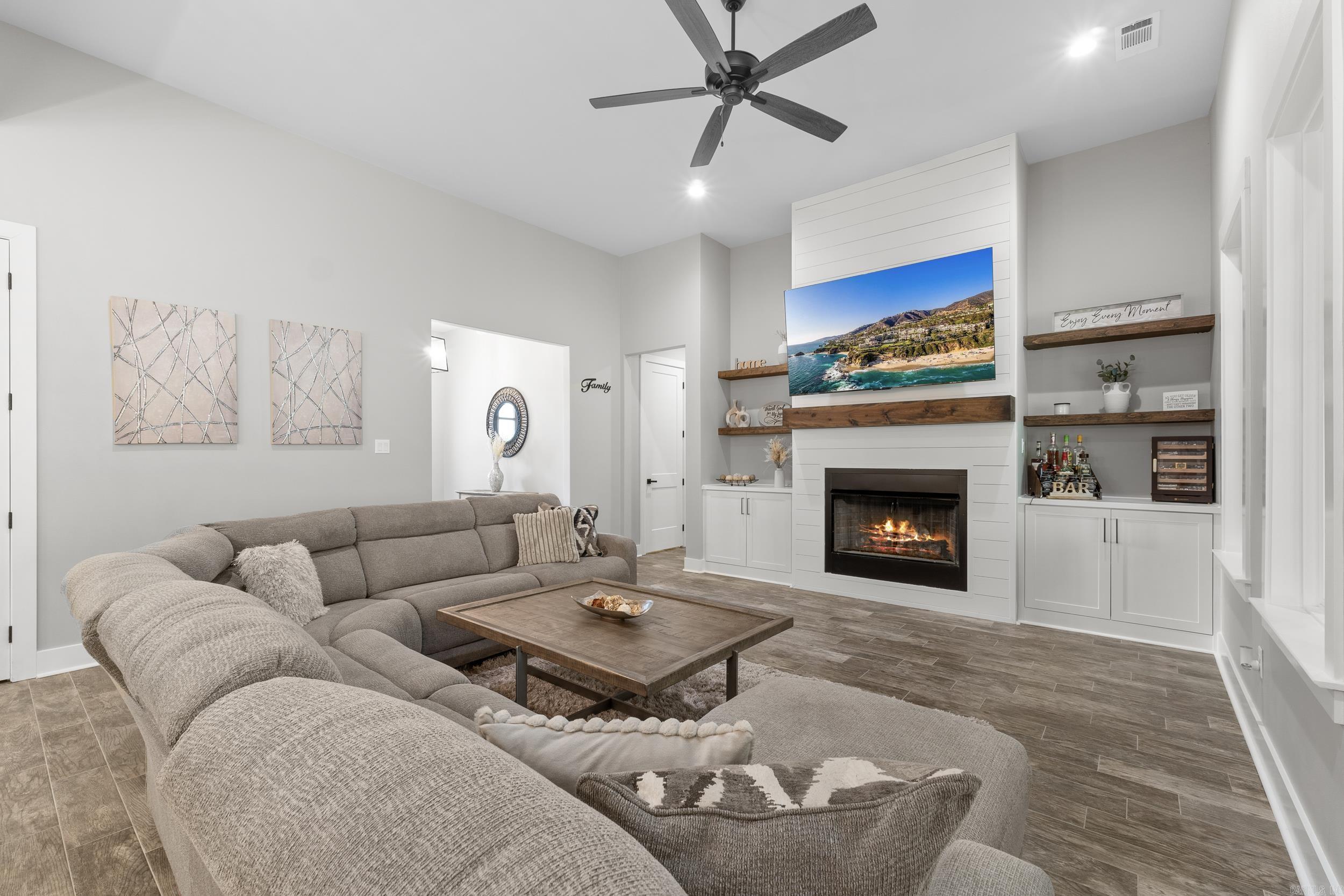 HURRICANE LAKE EST - Residential