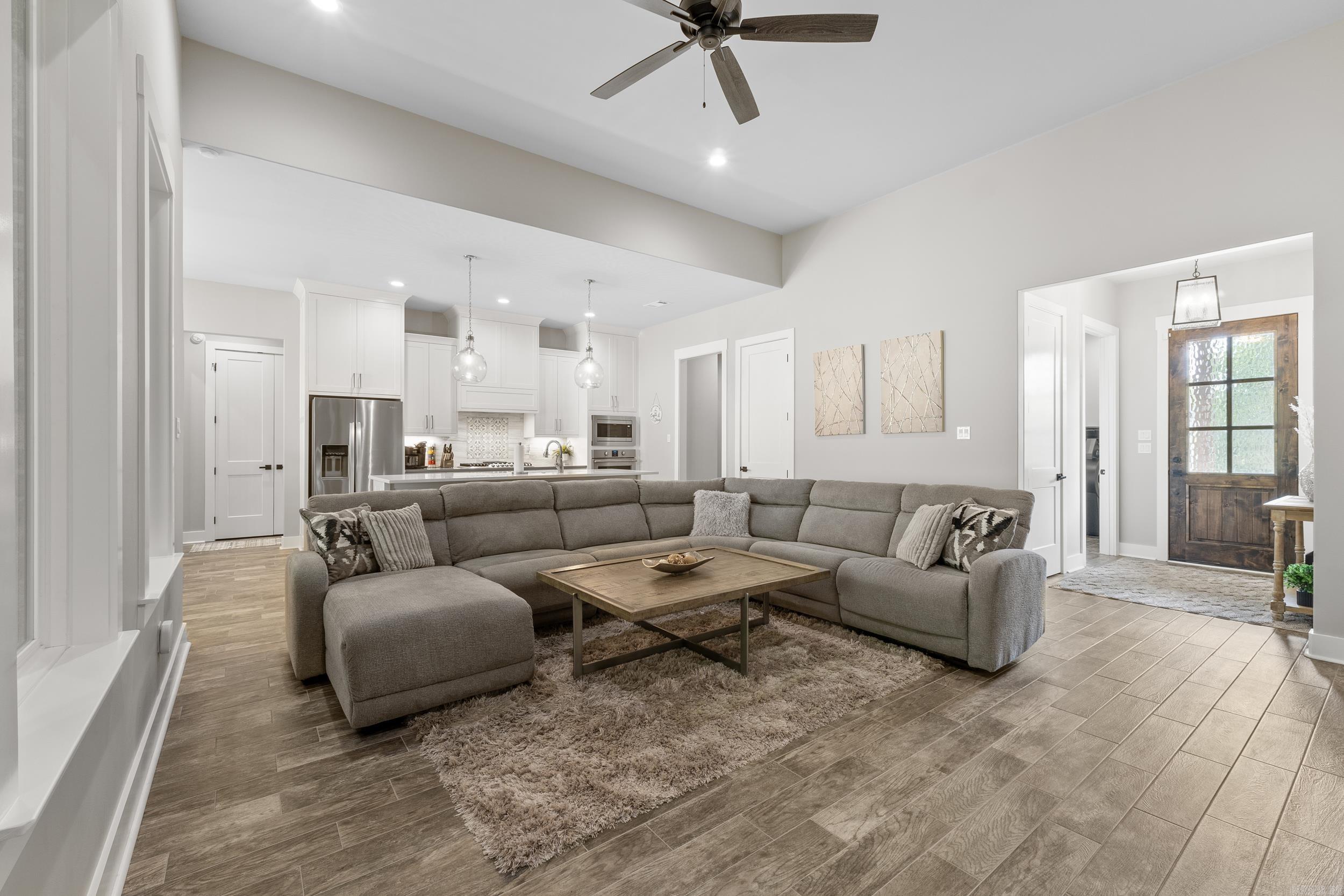 HURRICANE LAKE EST - Residential