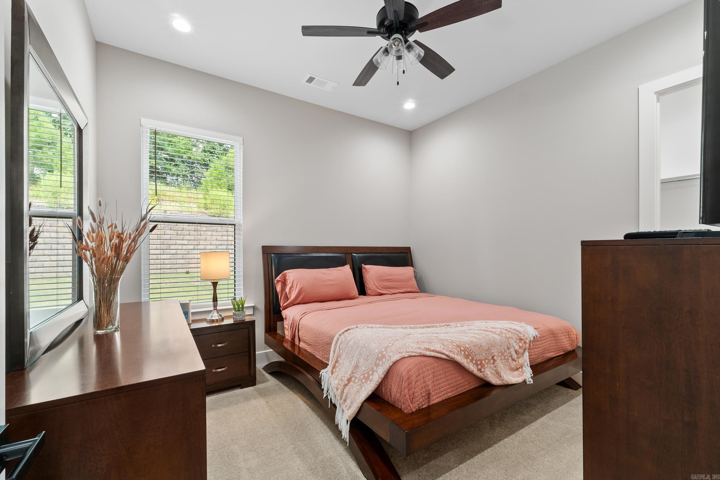 HURRICANE LAKE EST - Residential