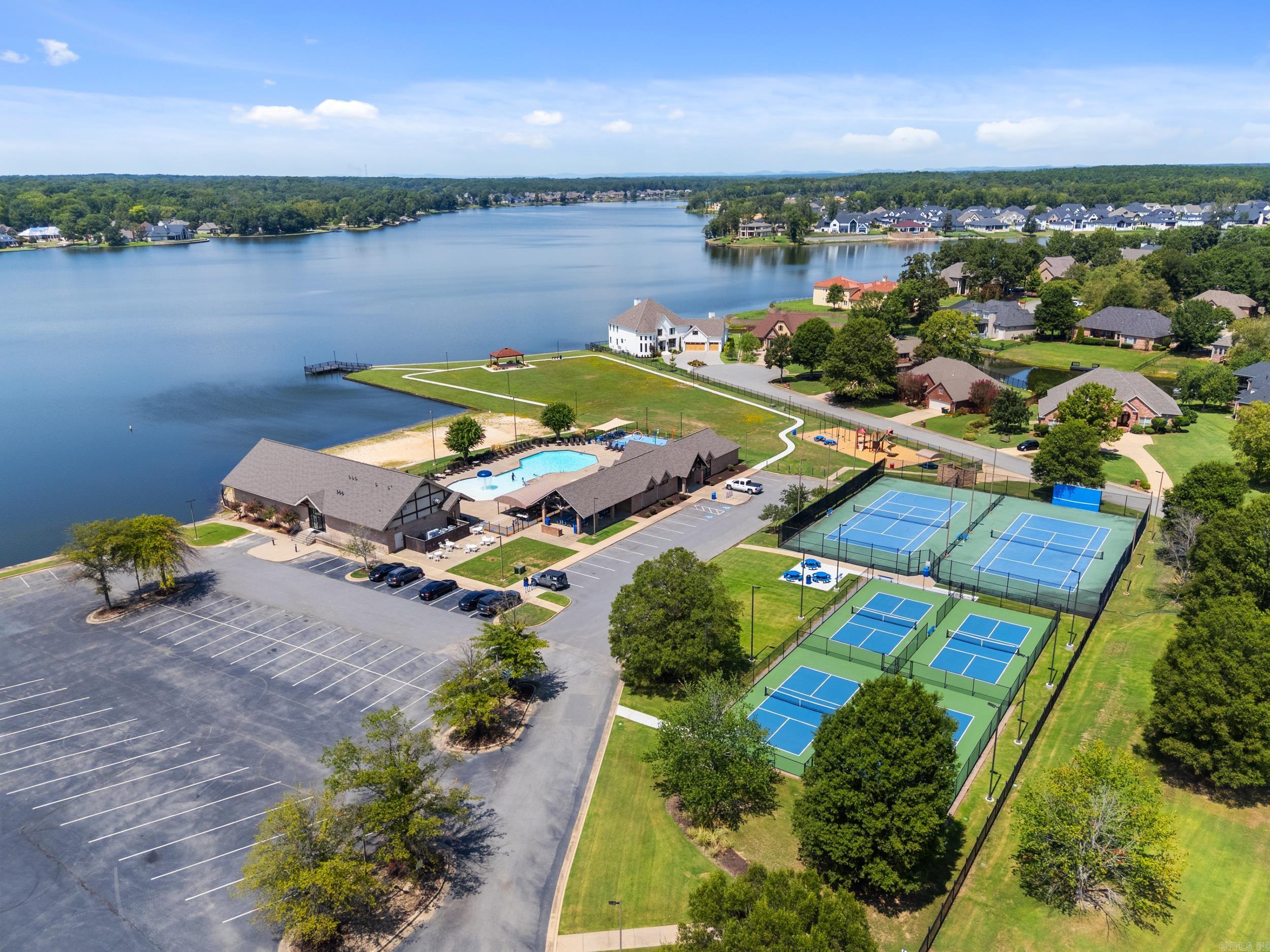 HURRICANE LAKE EST - Residential