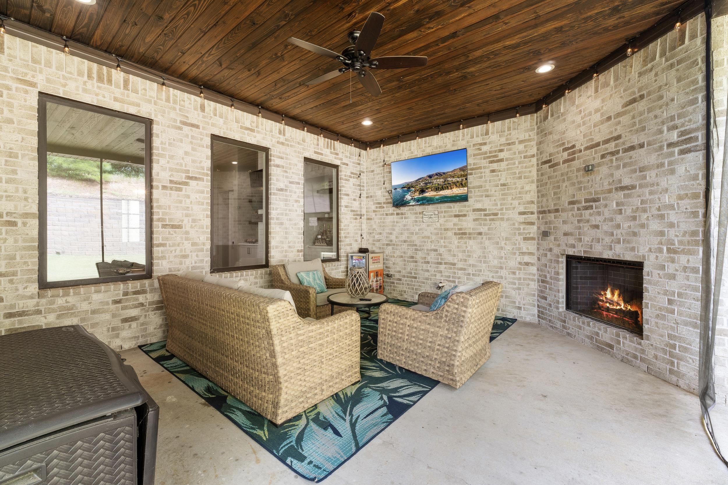 HURRICANE LAKE EST - Residential