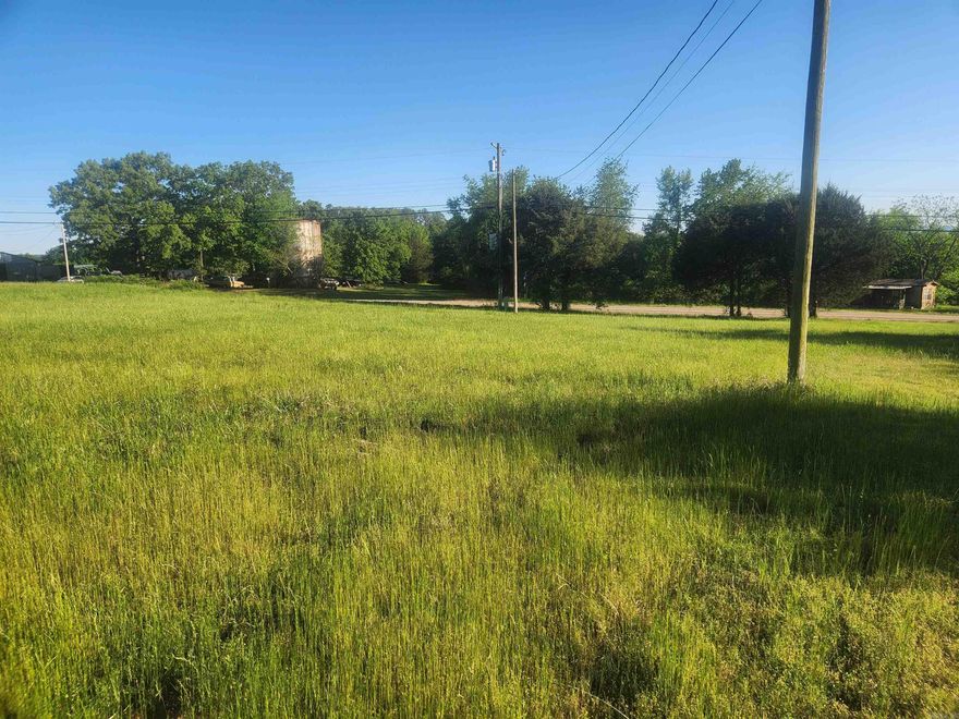 Level lot in Lamar, one of seven being listed. Great location to build your new home.