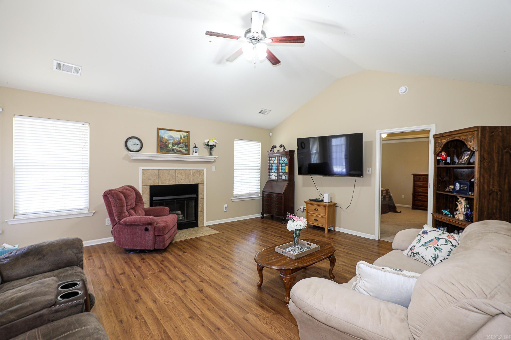 MEADOWLAKE - Residential