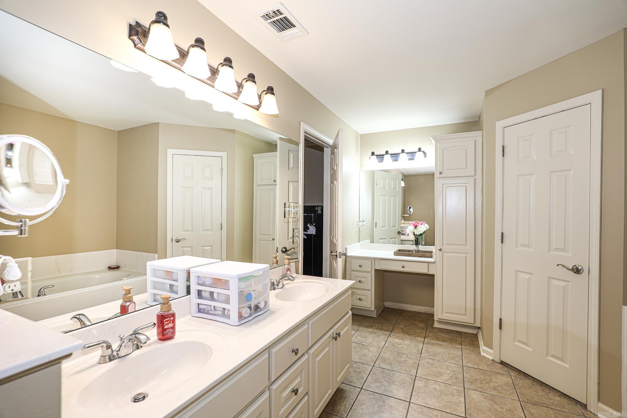 MEADOWLAKE - Residential