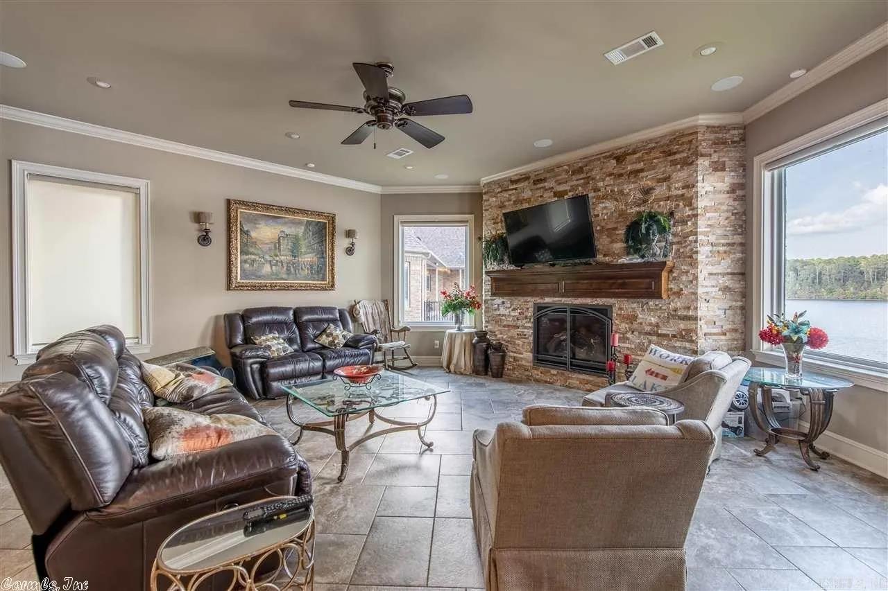 WESTSHORE ADDN HURRICANE LAKE ES - Residential