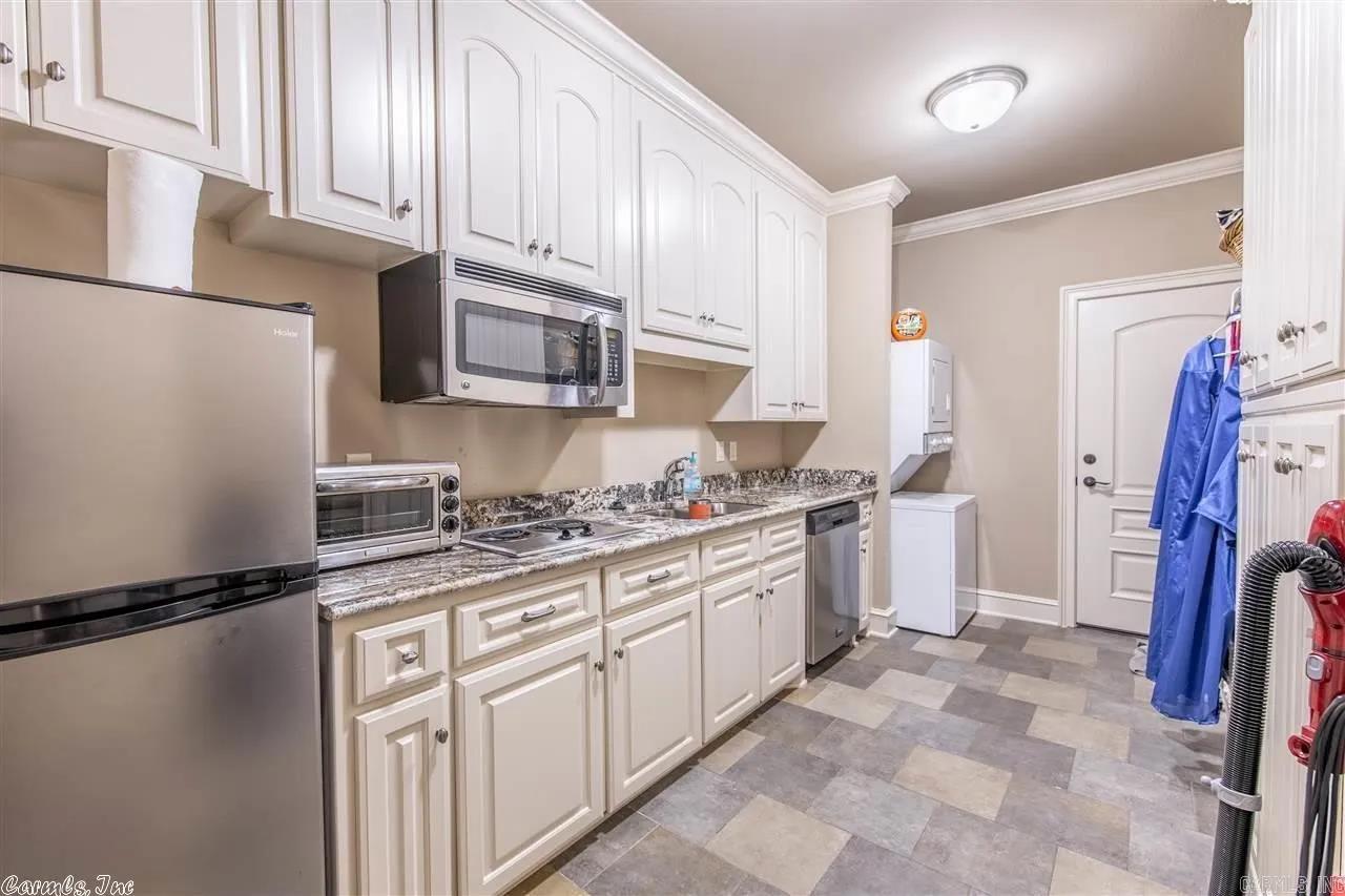 WESTSHORE ADDN HURRICANE LAKE ES - Residential