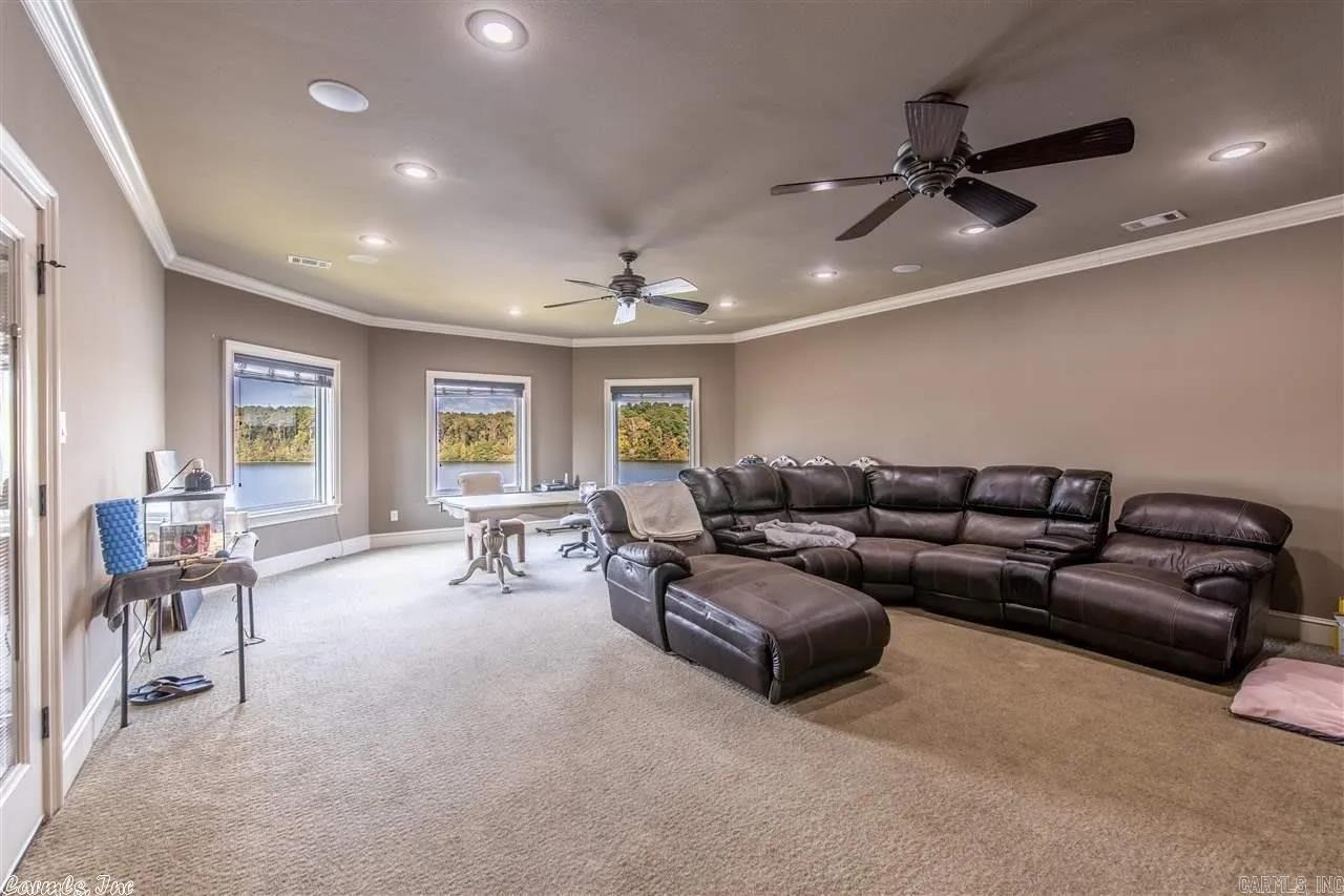 WESTSHORE ADDN HURRICANE LAKE ES - Residential