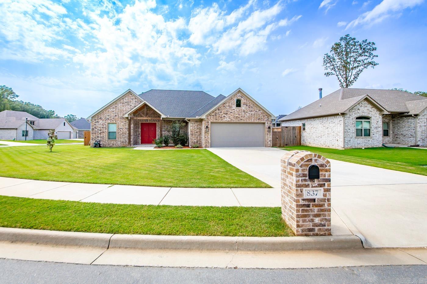Welcome to your new home! This stunning 4/2 house boasts an open layout with vaulted ceilings and lots of natural light. The gourmet kitchen shines with granite counters, stainless appliances and a spacious island and leads right into a lovely dinning area. The covered patio and fully fenced backyard is perfect for a family and for entertaining. Retreat to the relaxing primary suite, with the bathroom boasting dual vanities, soaking tub, makeup counter and a expansive tile shower. The laundry room is conveniently located right off of the master closet. There is a large pantry and mud room. Don't miss this gem!