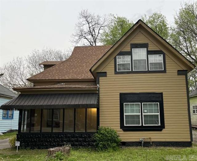 FOR SALE, TENANT OCCUPIED (2/1/26) Check out this spacious, well-maintained family home that can easily accommodate a large family or continue to be used as an investment property- CALL TODAY!