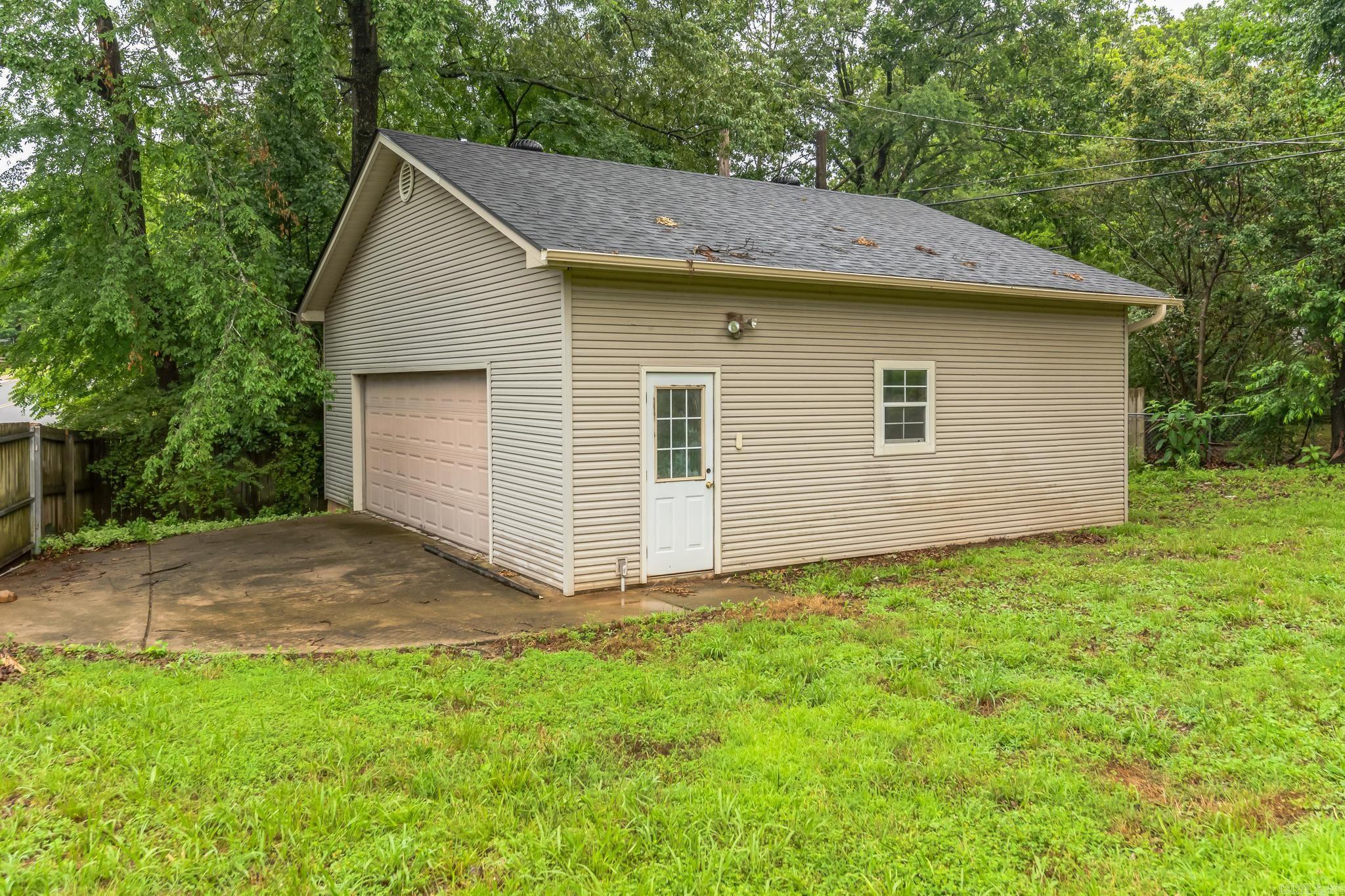 INDIAN HILLS - Residential