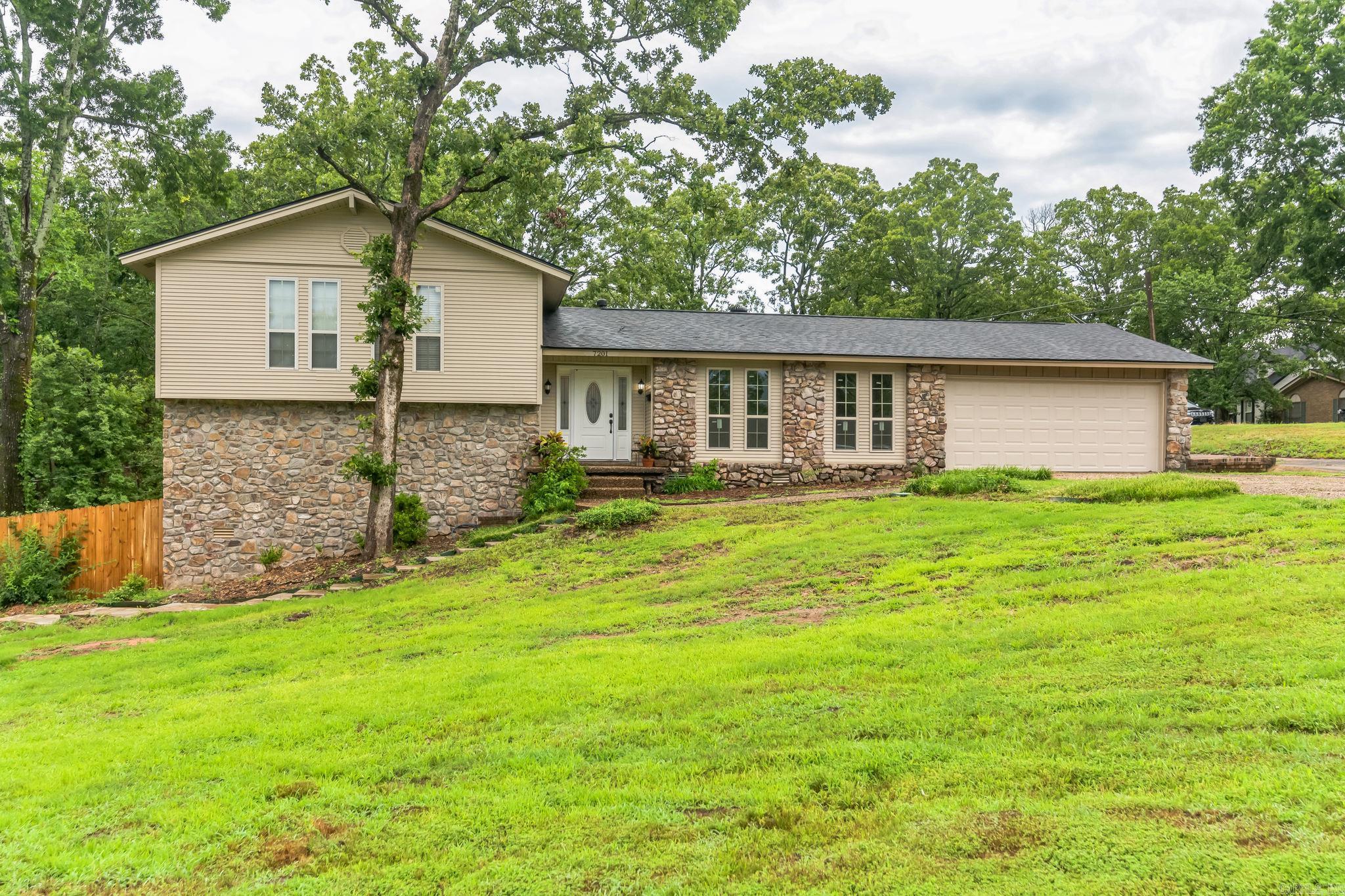 INDIAN HILLS - Residential