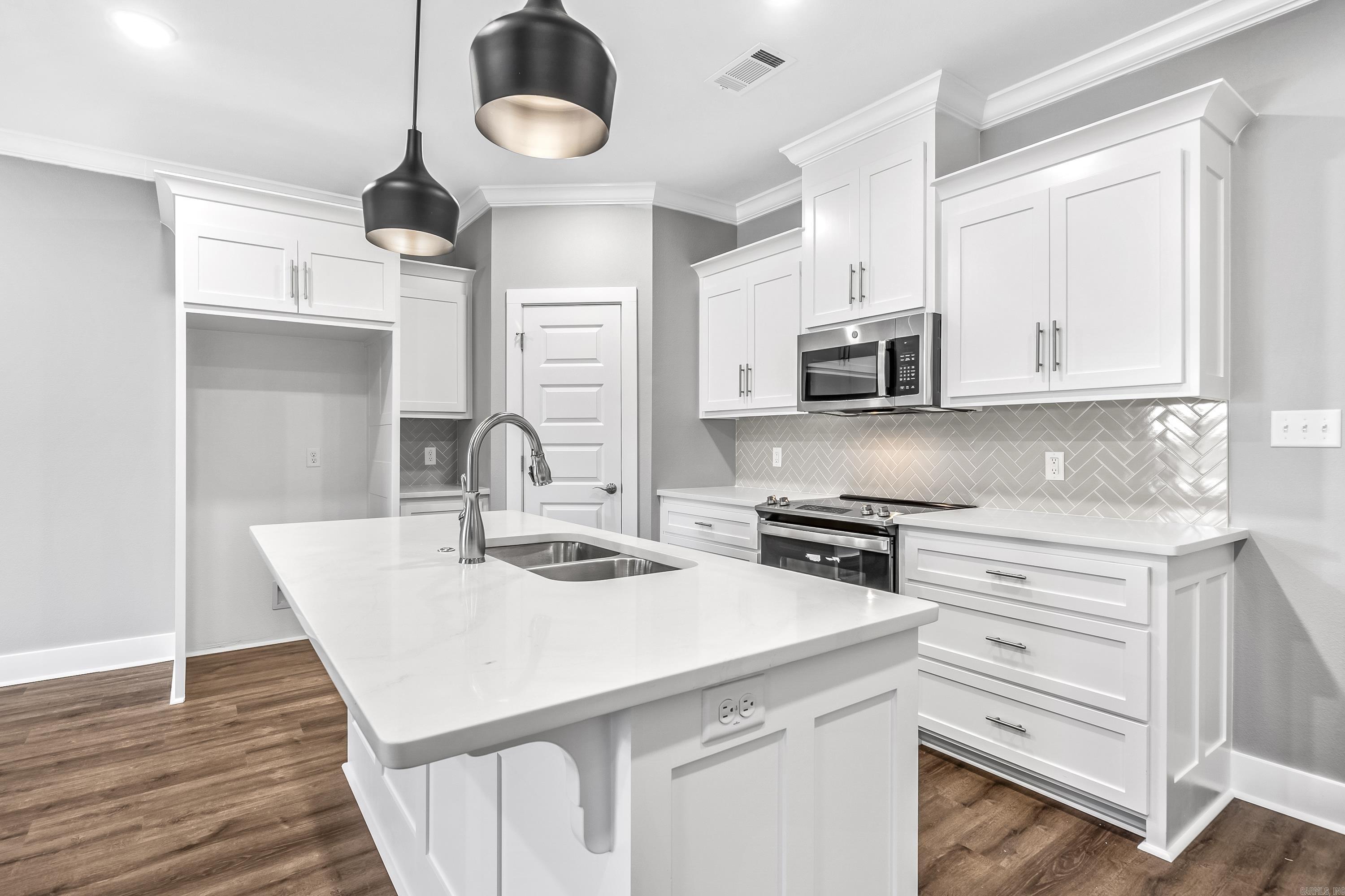 ISABELLE COURT - Residential