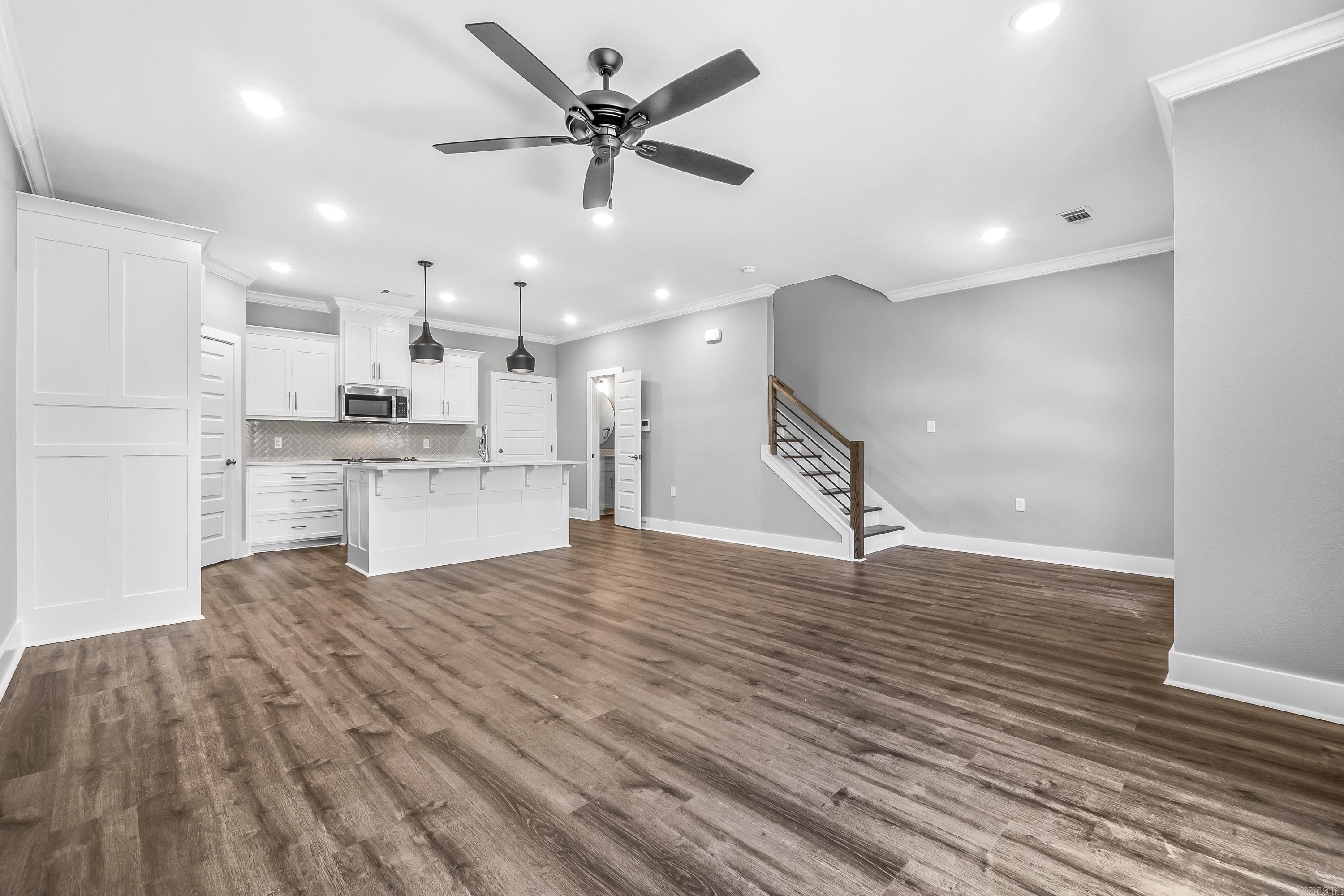 ISABELLE COURT - Residential