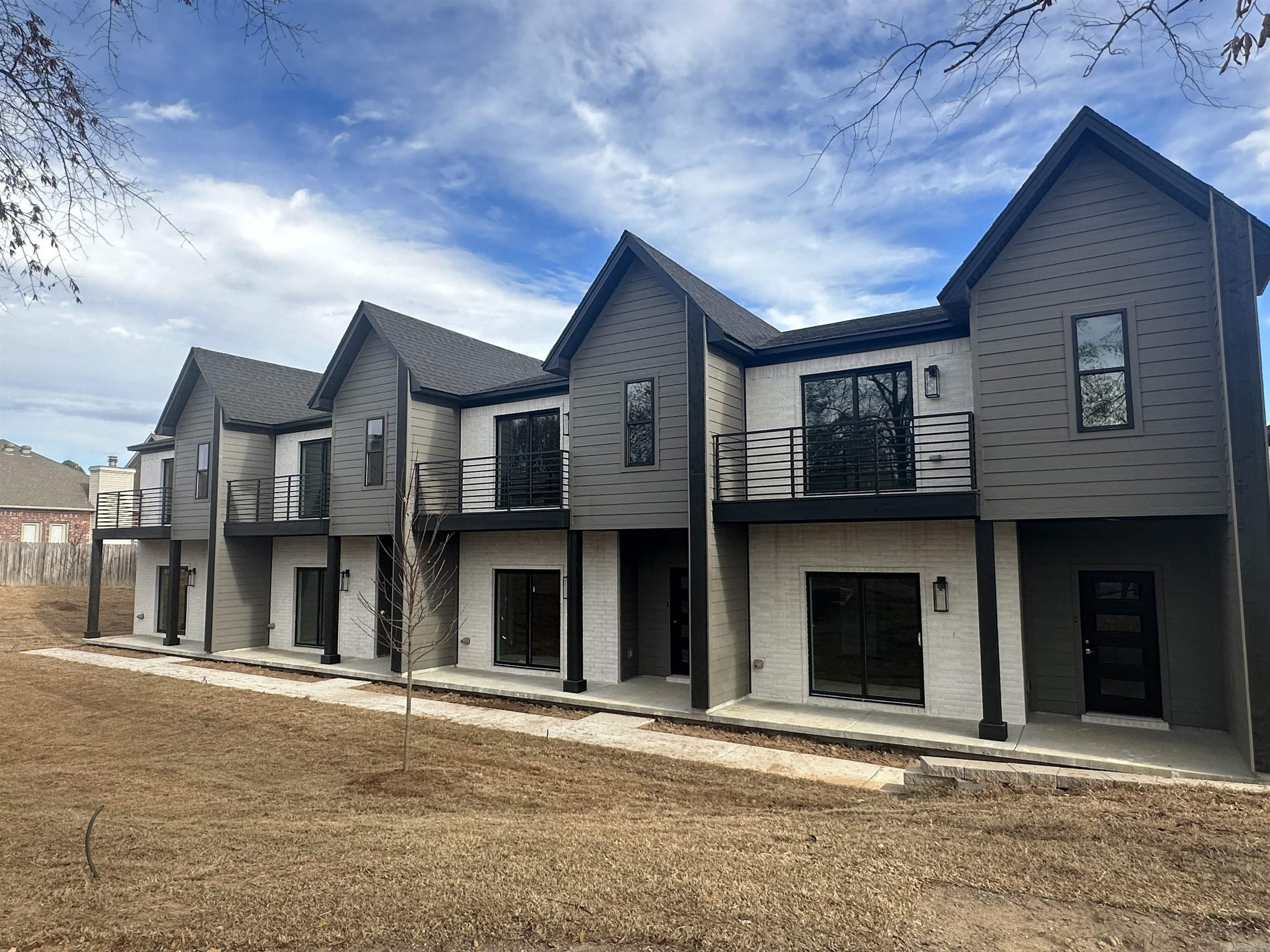 ISABELLE COURT - Residential