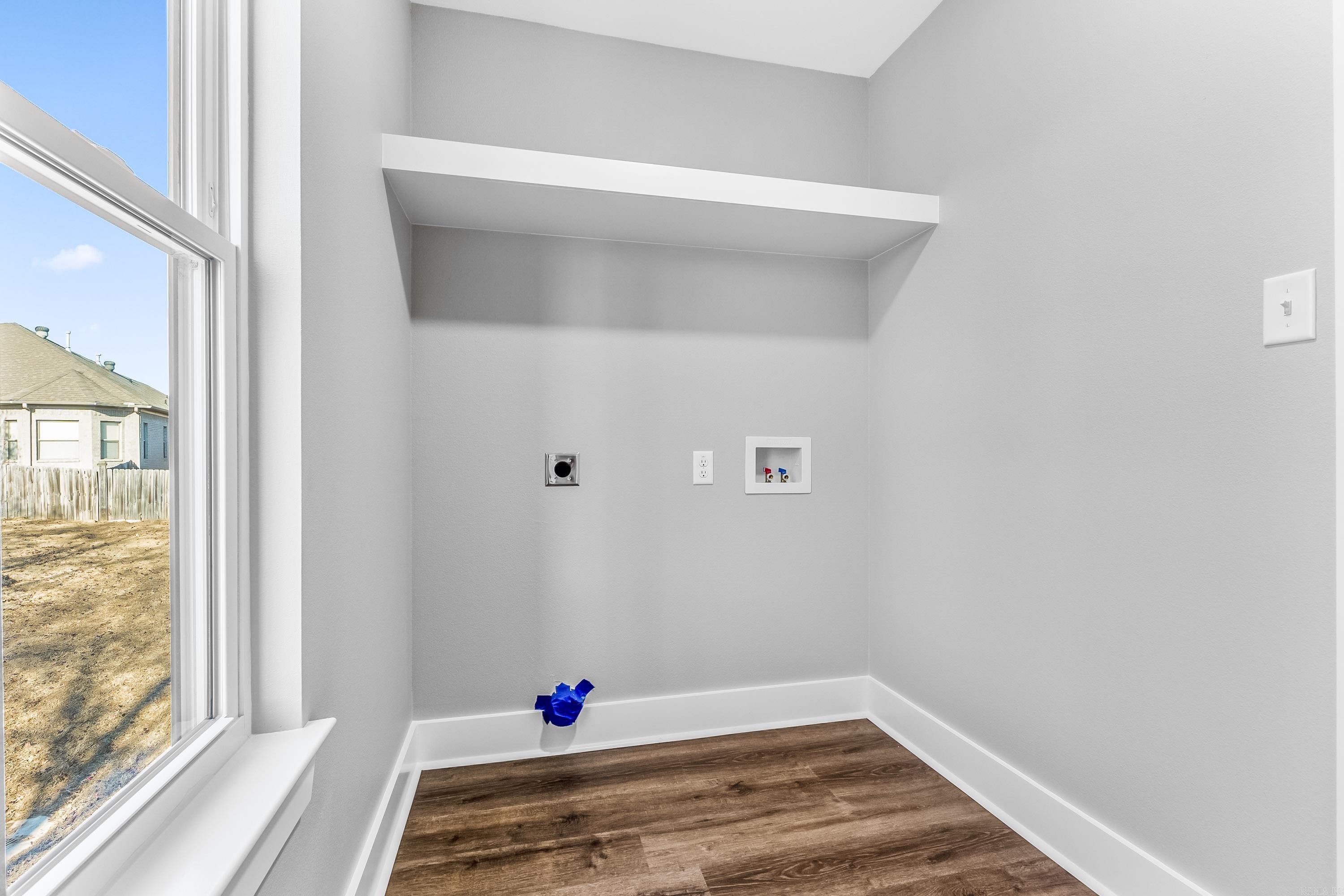 ISABELLE COURT - Residential