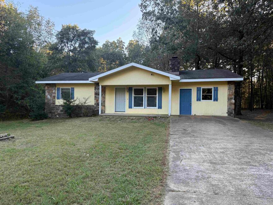 This 3 bedroom home is conveniently located near the outskirts of Cherokee Village. New HVAC system and newer appliances, elec flat-top cook stove, new dishwasher and large refrigerator. Livingroom has a fireplace with an elec log w/heat. Spacious laundry room with a washer & dryer. Large bedroom with its own hear/air wall unit. From dining area the patio doors lead out to the back patio and spacious back yard where you can enjoy the fresh air and watch the wildlife.  Each adult 18+ will be required to complete an application. We do credit & criminal background checks.  $23 will be added to the monthly rent to cover pest control (a quarterly service).  Apply Now!