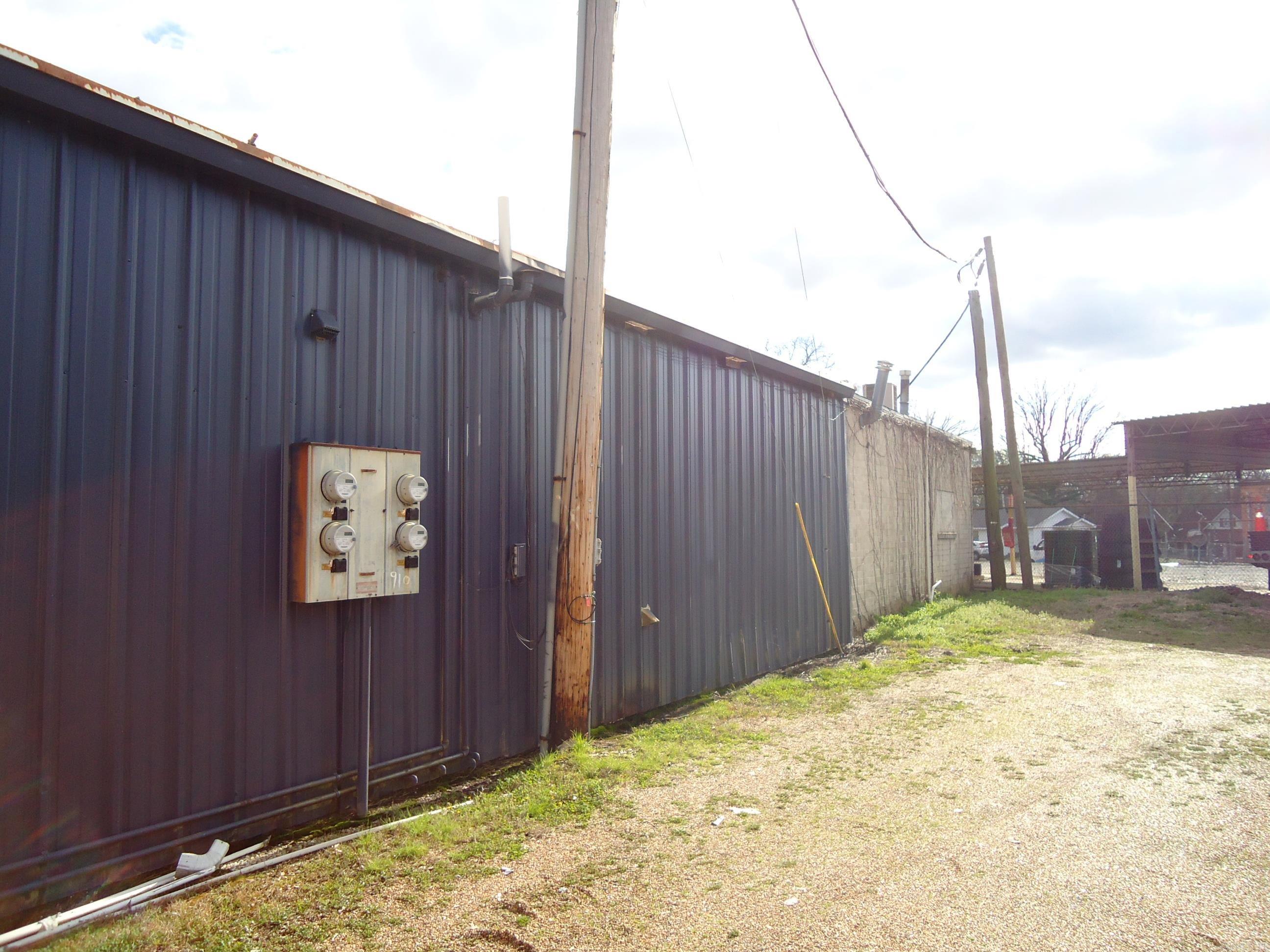 Lund and Hill Origtownmal - Commercial Sale