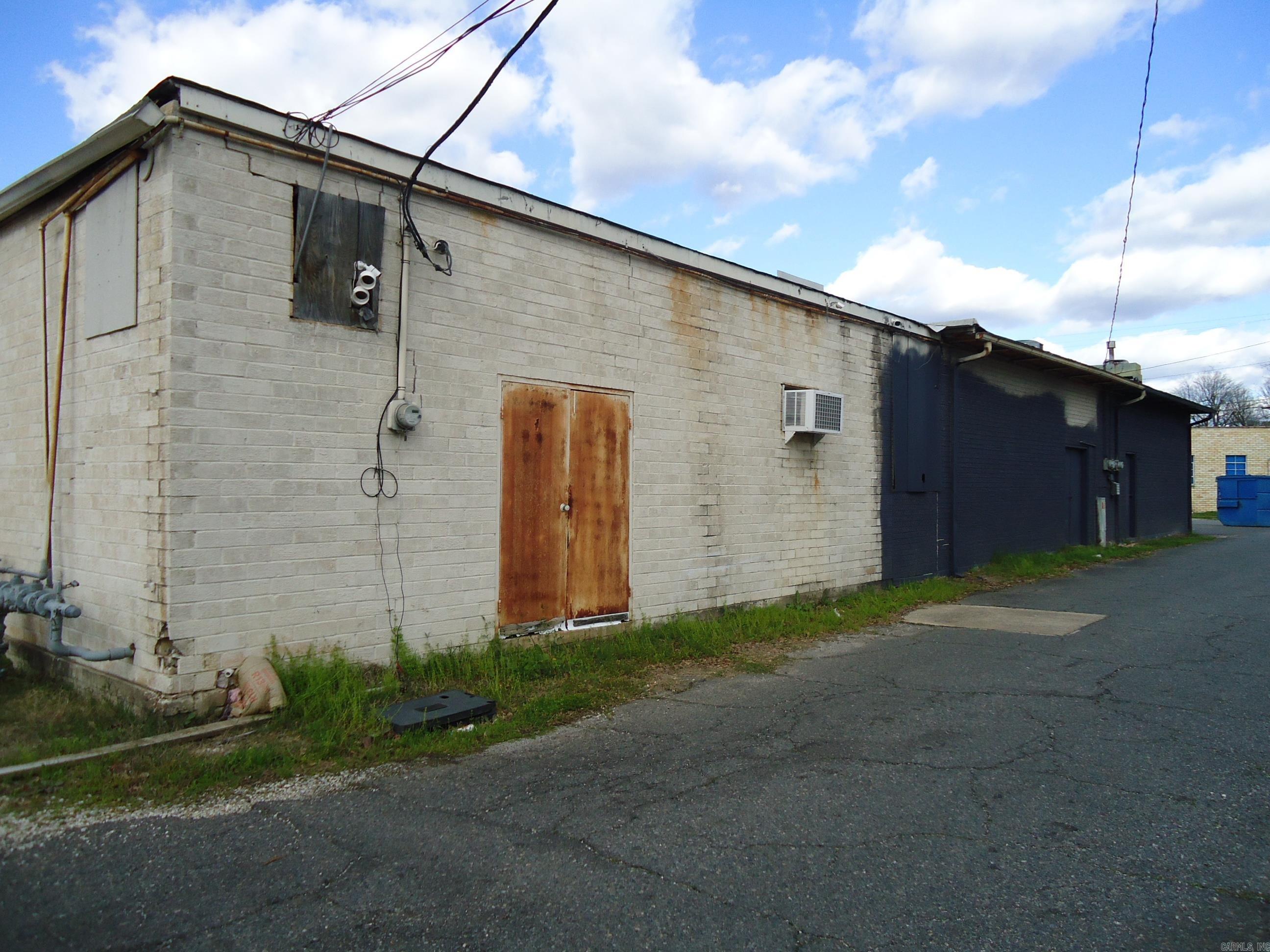 Lund and Hill Origtownmal - Commercial Sale