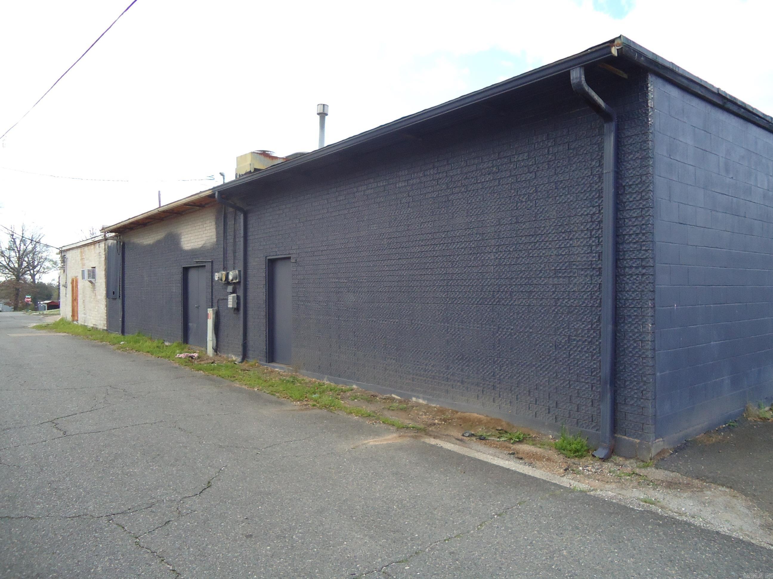 Lund and Hill Origtownmal - Commercial Sale