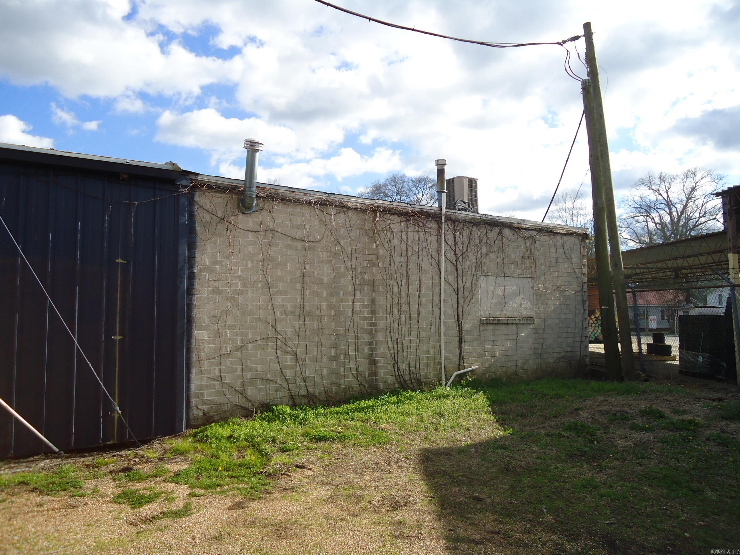 Lund and Hill Origtownmal - Commercial Sale