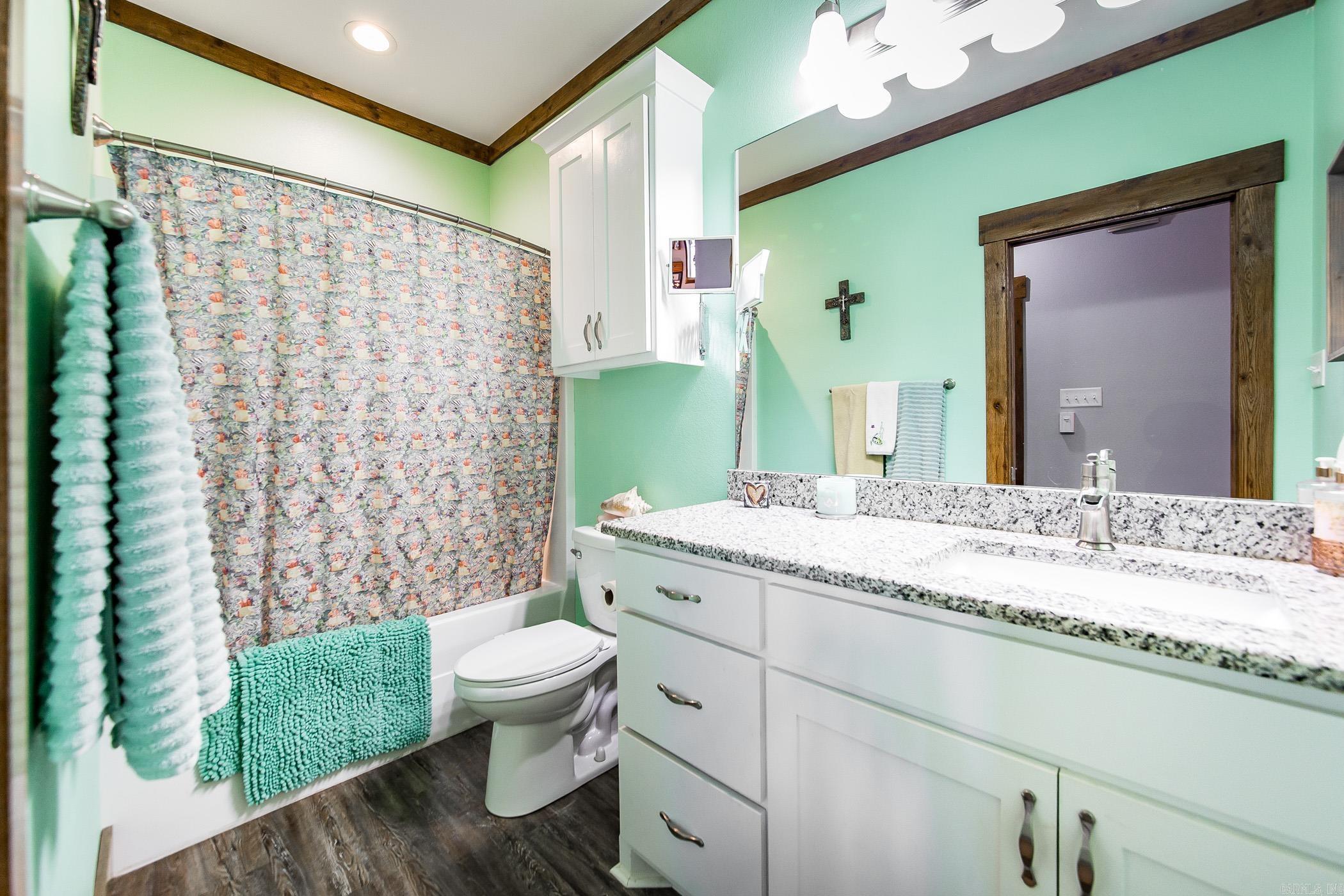 SILVER SHORES - Residential