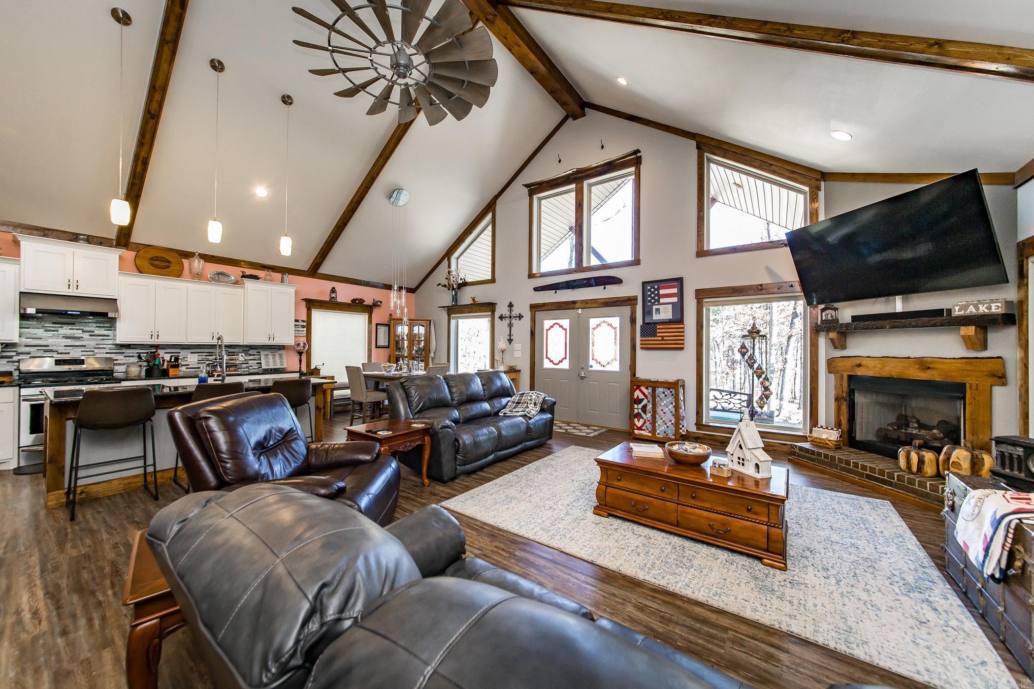 SILVER SHORES - Residential