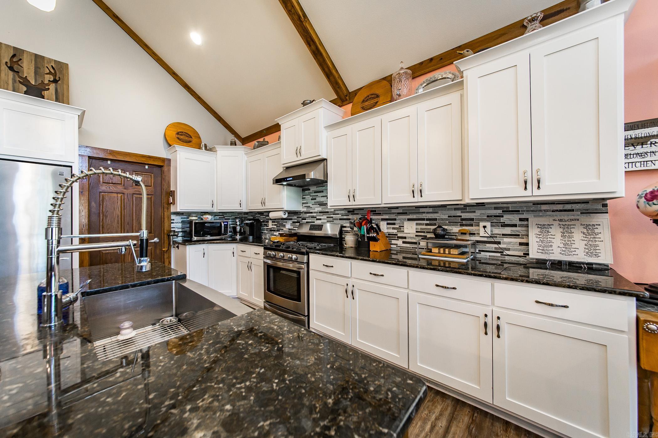 SILVER SHORES - Residential