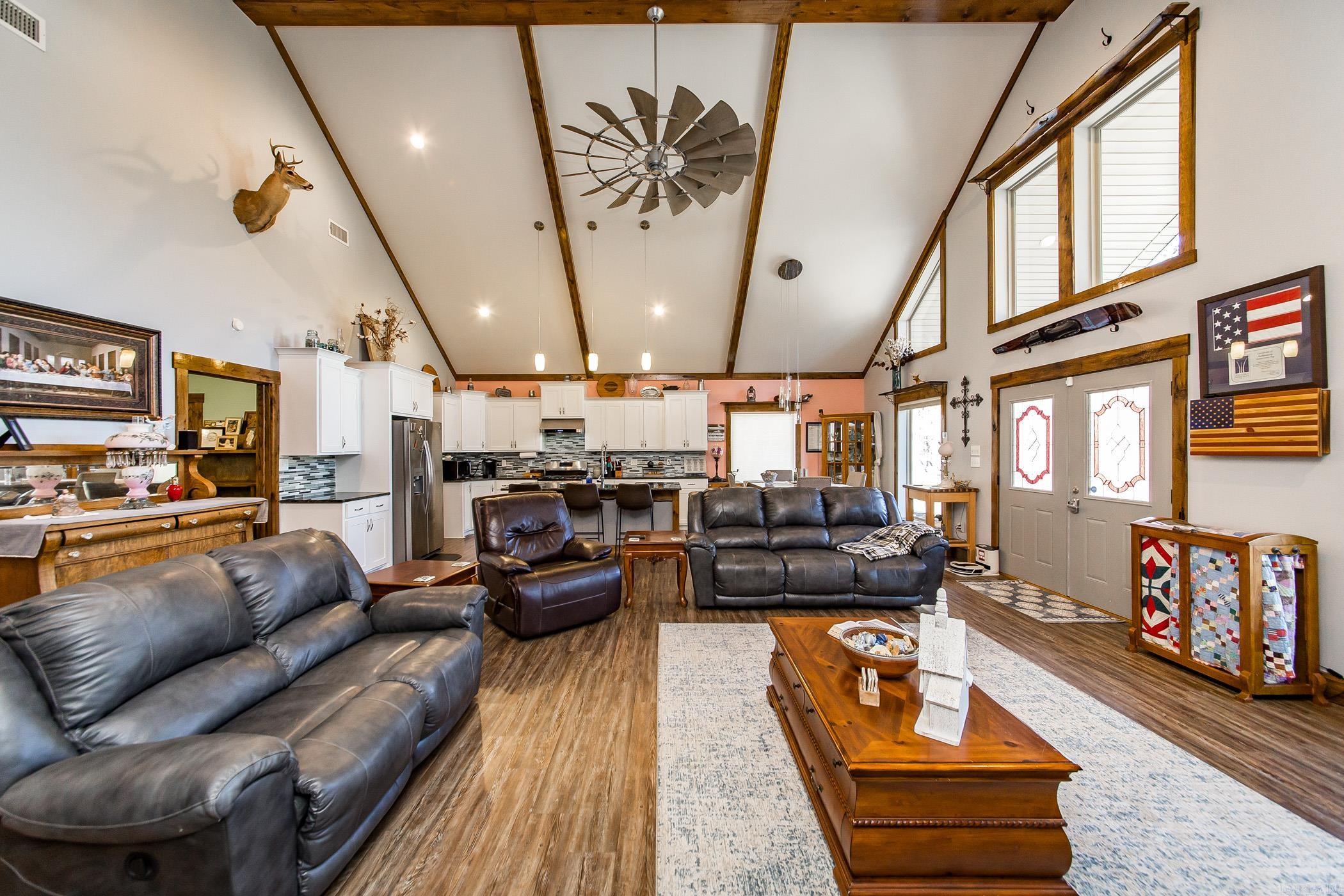 SILVER SHORES - Residential