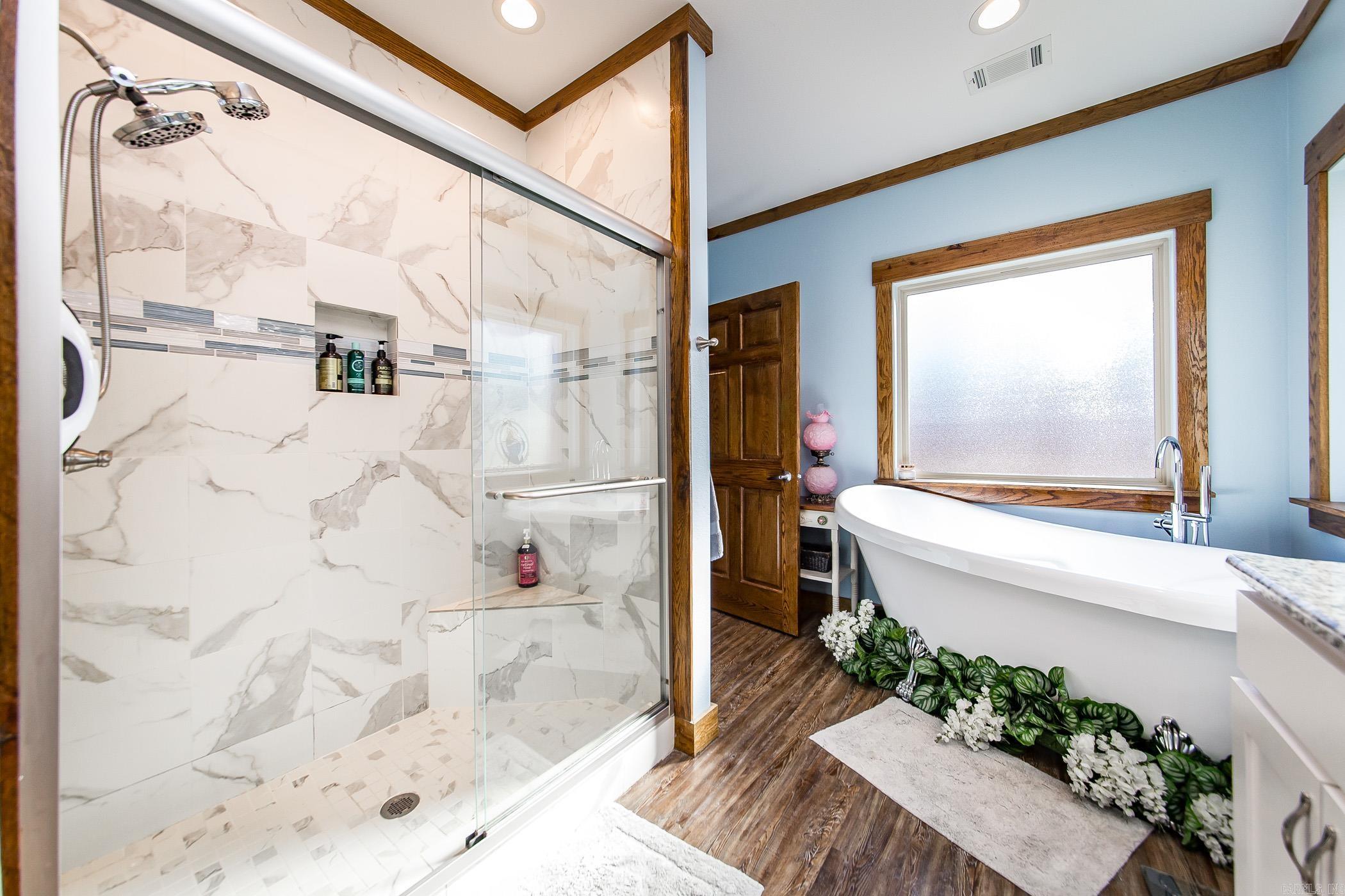 SILVER SHORES - Residential