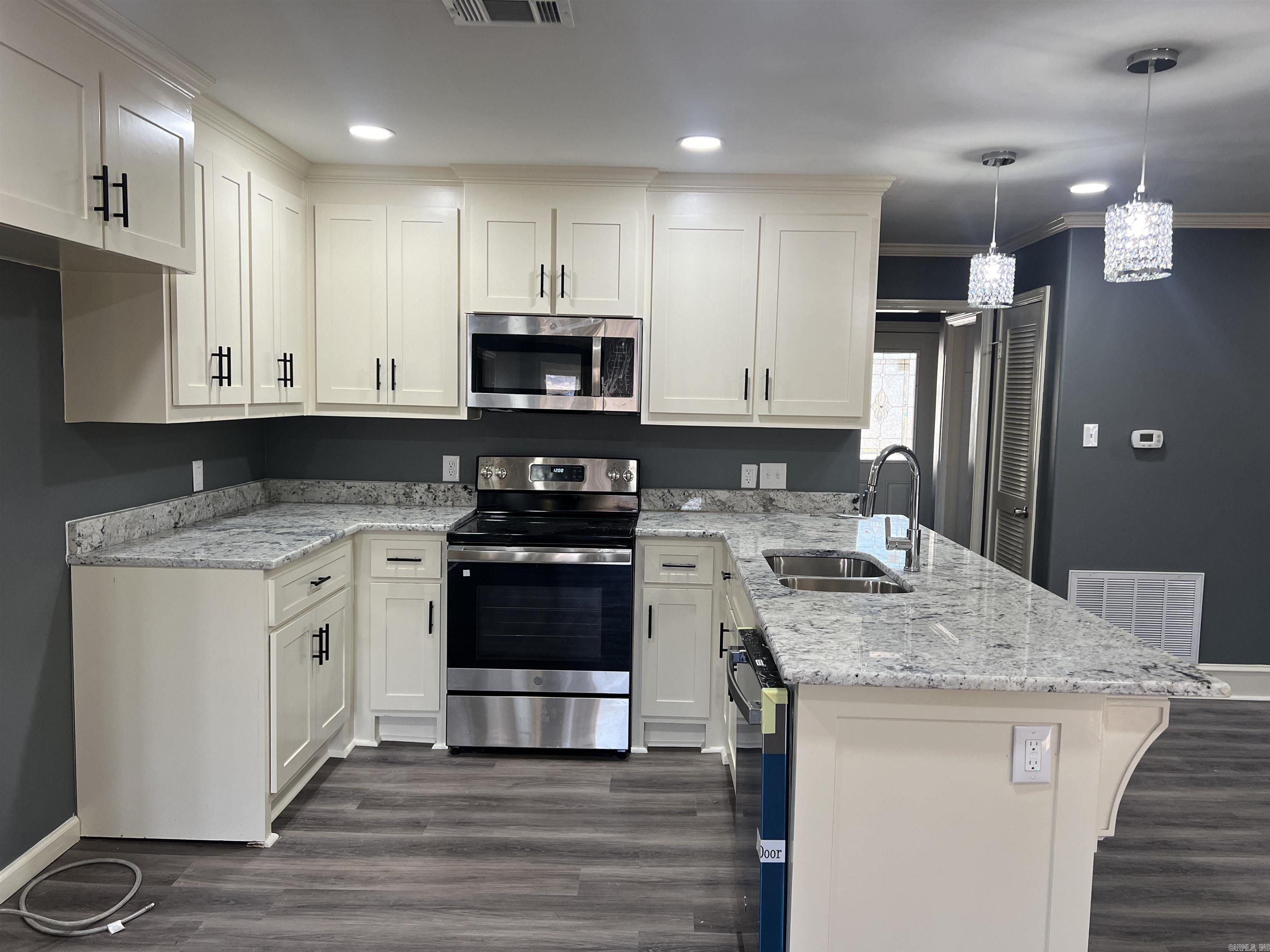 WALNUT VALLEY - Residential