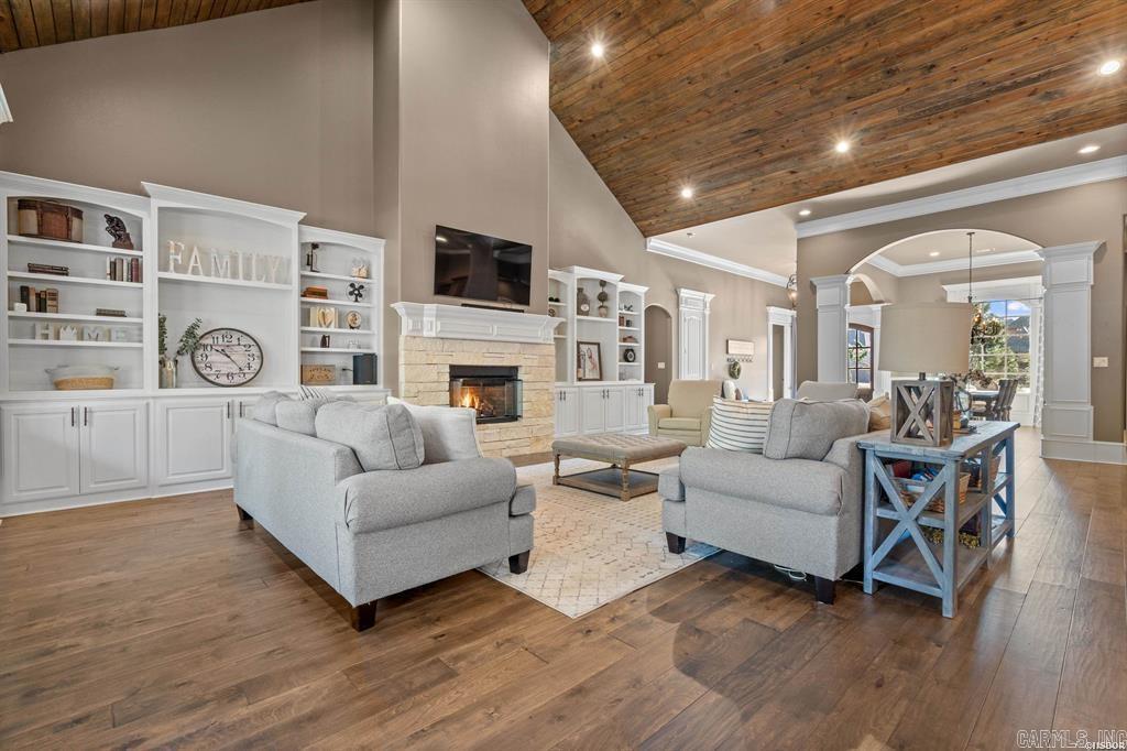 ARLINGTON PARK - Residential